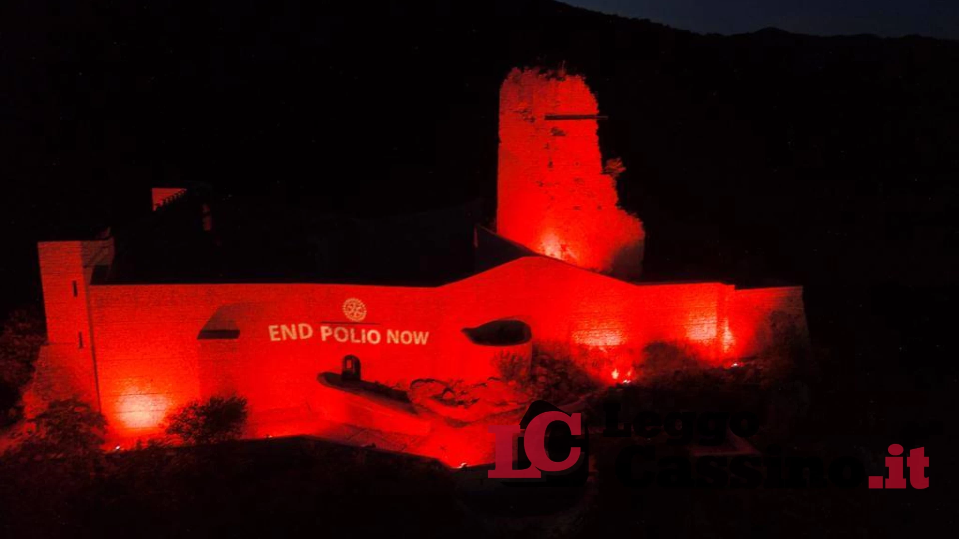 Fine della Polio, la Rocca s'illumina di rosso