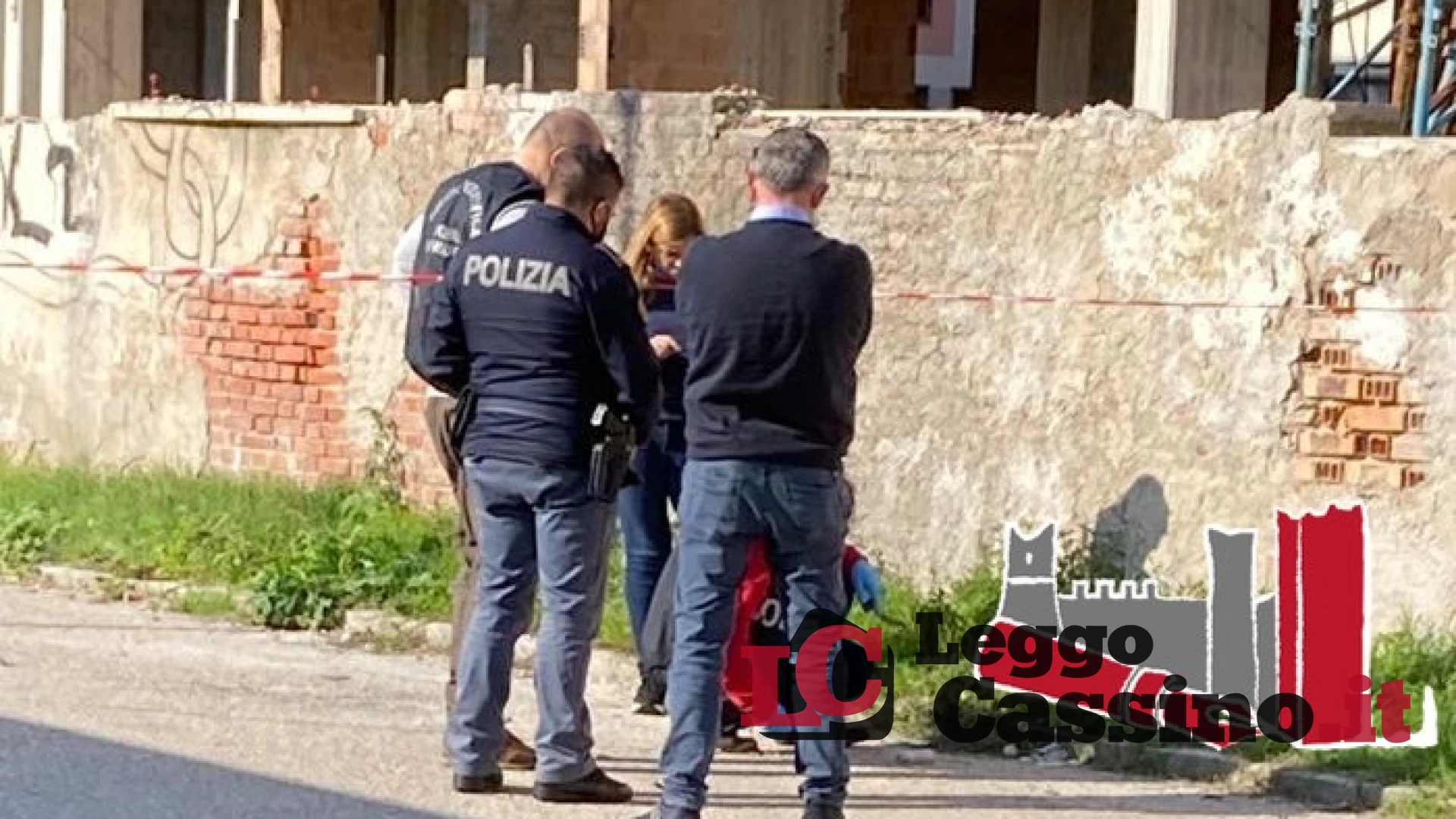 Ordigno difronte una scuola di Cassino, interviene la polizia