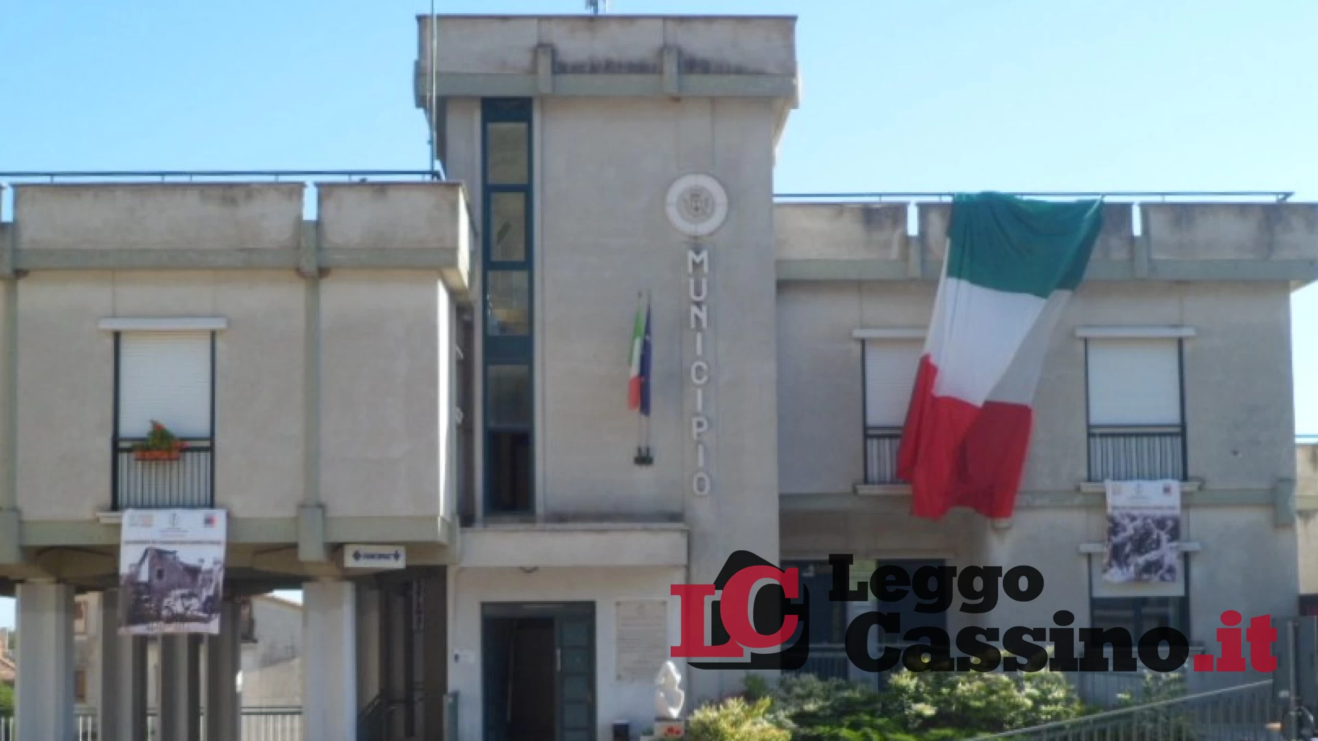 Corte "citofona" a Costanzo e chiede di rendere noti gli orari dei responsabili degli uffici