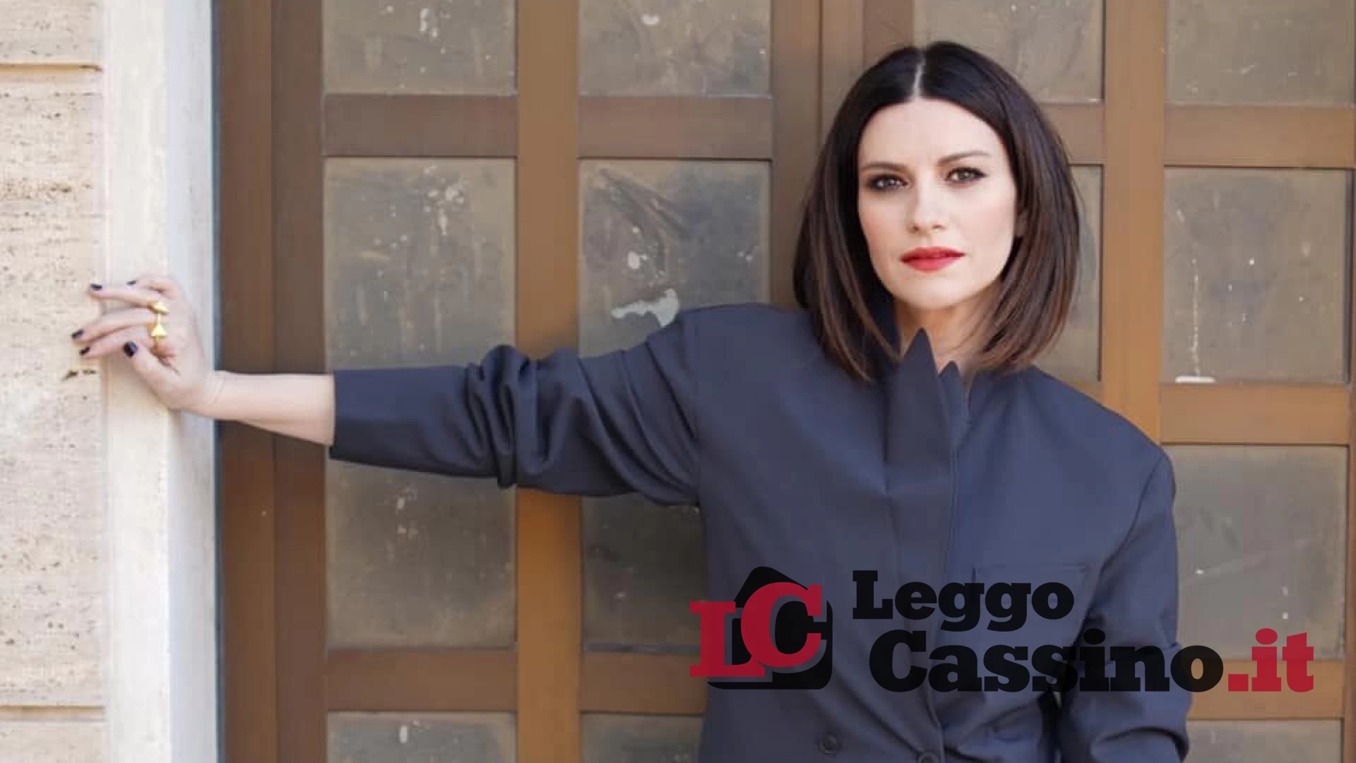 Laura Pausini si mette in posa nelle cave di Coreno Ausonio