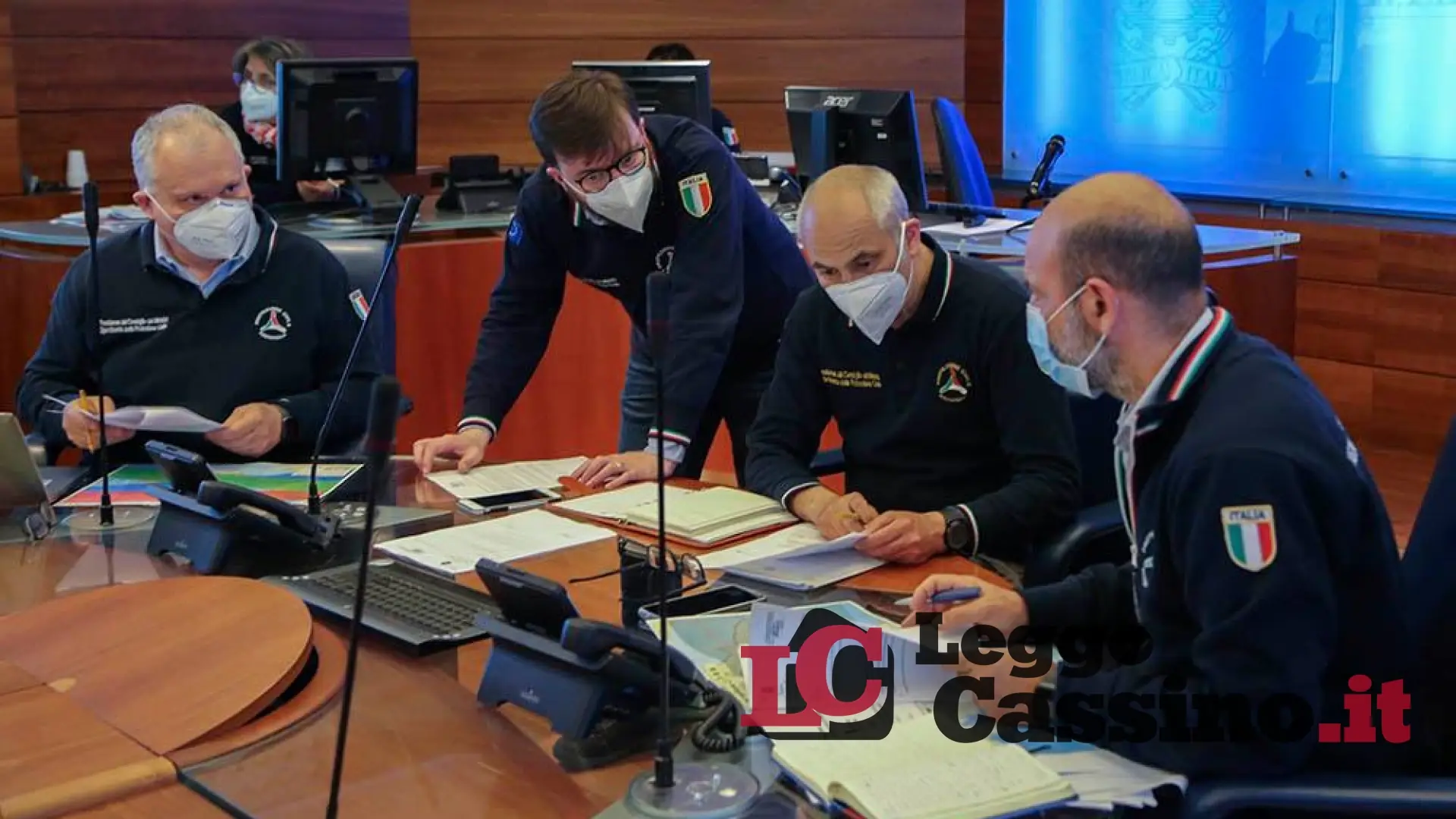 Razzo cinese in caduta. La Protezione civile: "State a casa, lontano da porte e finestre"