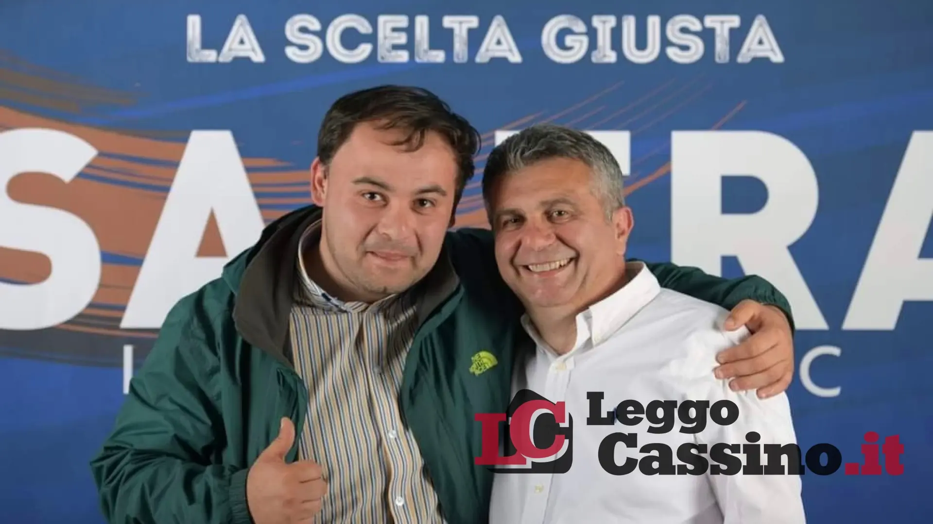 Fienile a fuoco, distrutto un capannone