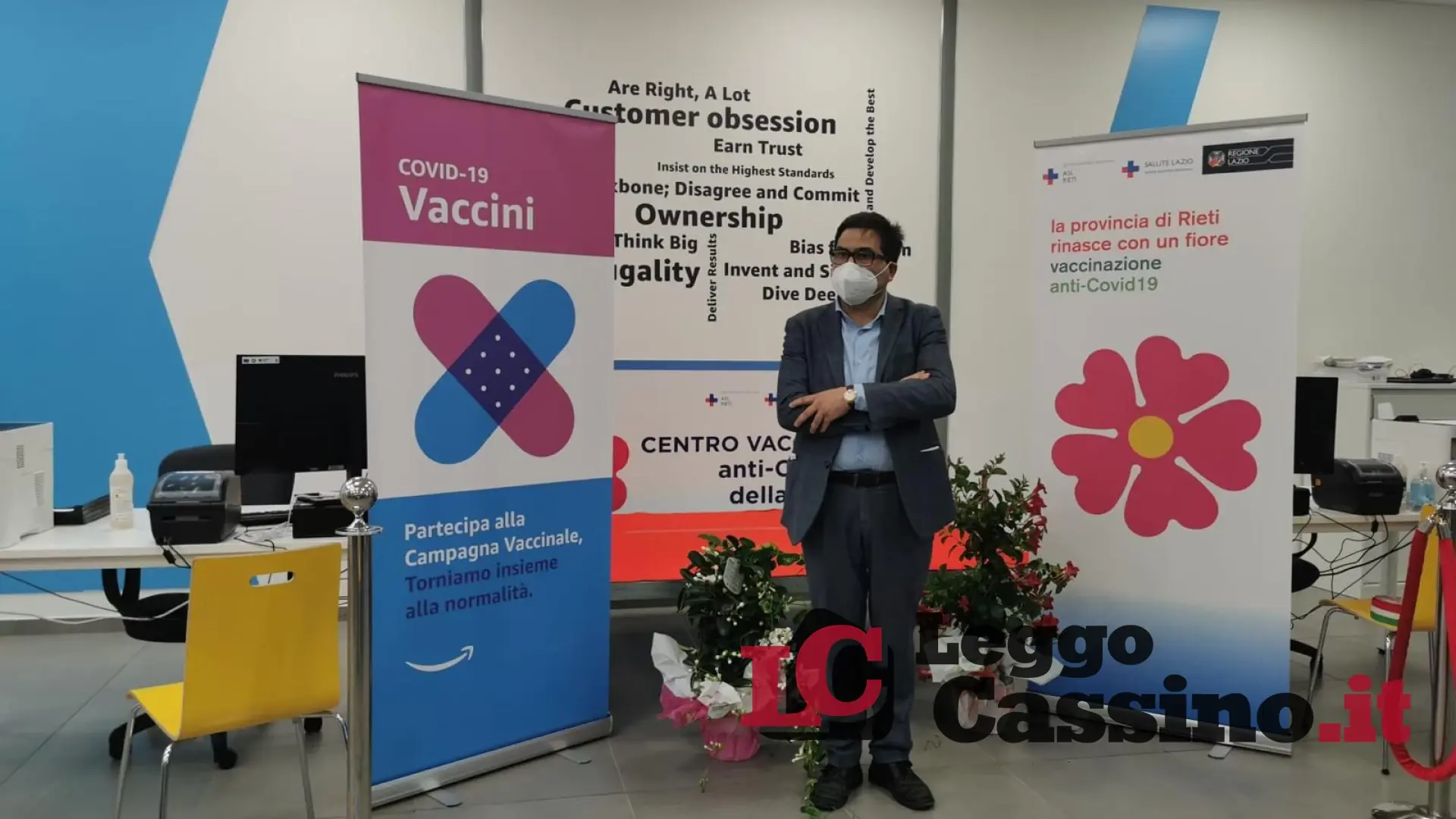 Covid, in calo contagi e ricoveri. Terza dose: oltre 120 mila dosi effettuate