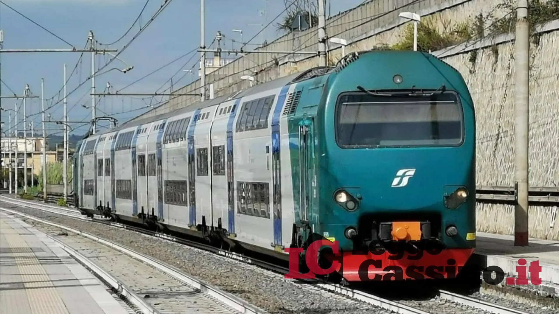 Cadavere sui binari, disagi  per i pendolari