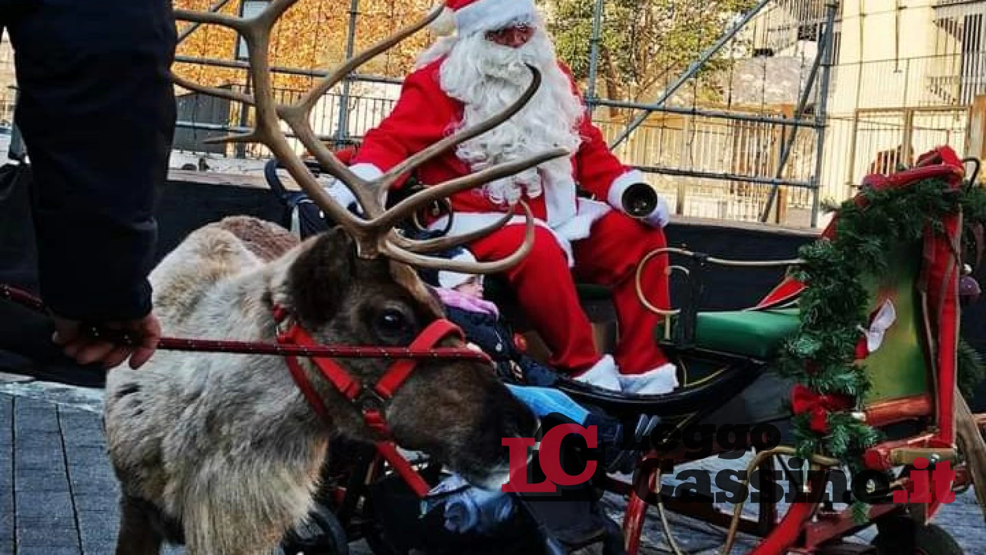 In piazza Labriola ecco Babbo Natale e le sue renne