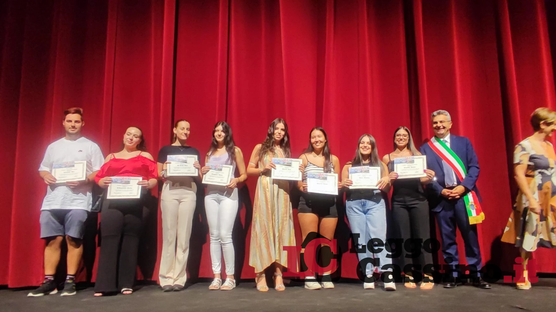 Premiati gli studenti più meritevoli con pergamene e un biglietto all'Hawaii Park