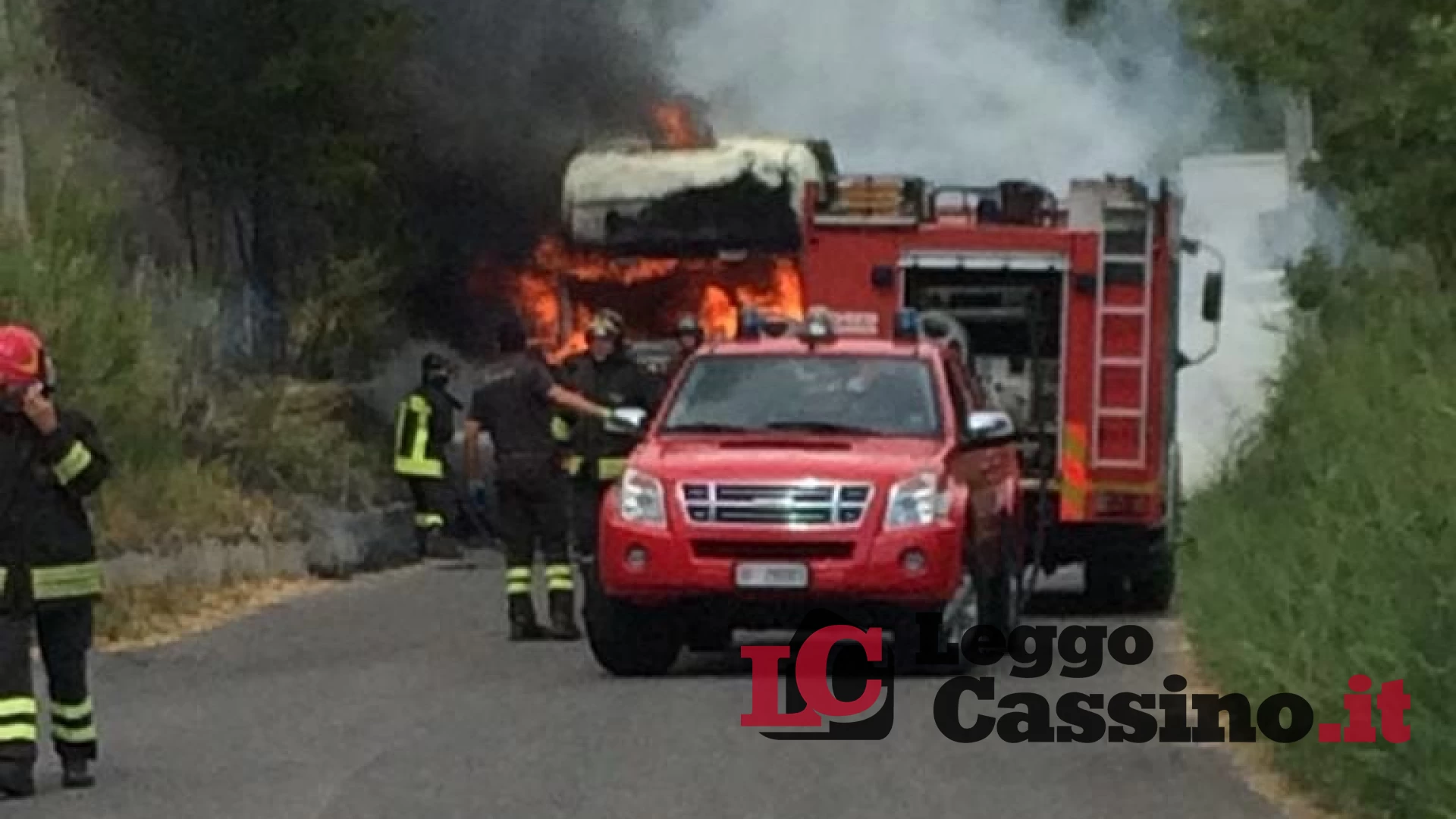 Camion in fiamme a Coreno Ausonio: paura e disagi