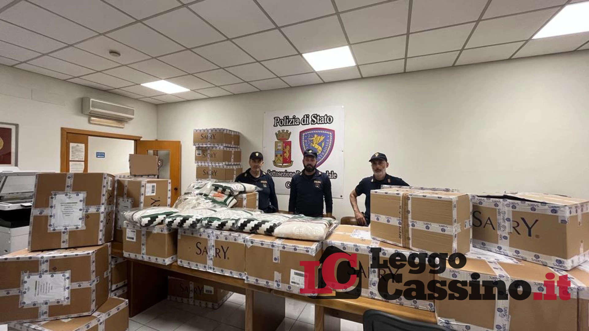 Fermati dalla Polizia di stato con oltre 50.000 euro di capi di abbigliamento rubati