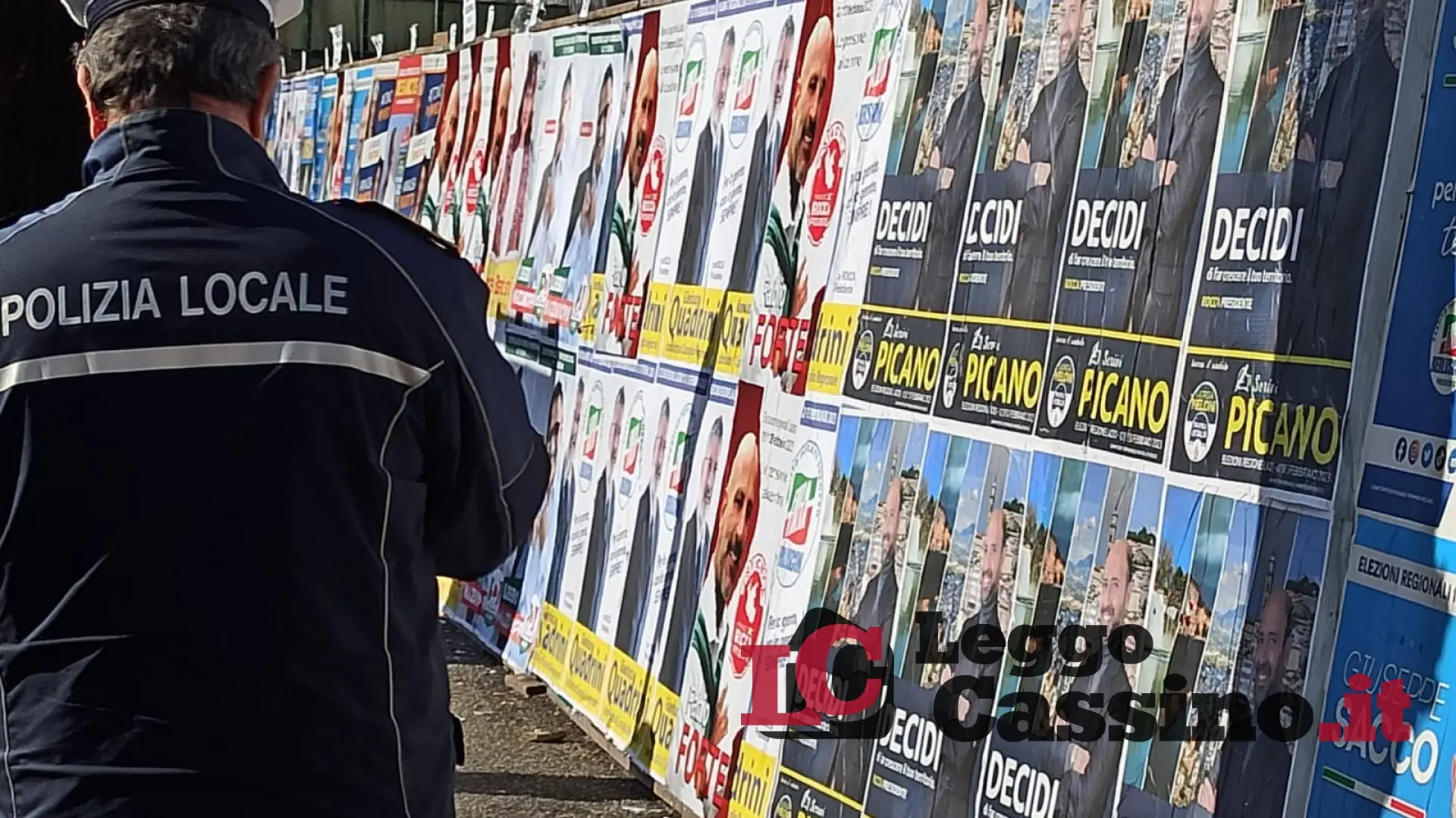 Cassino, la giungla delle affissioni abusive: scattano le multe