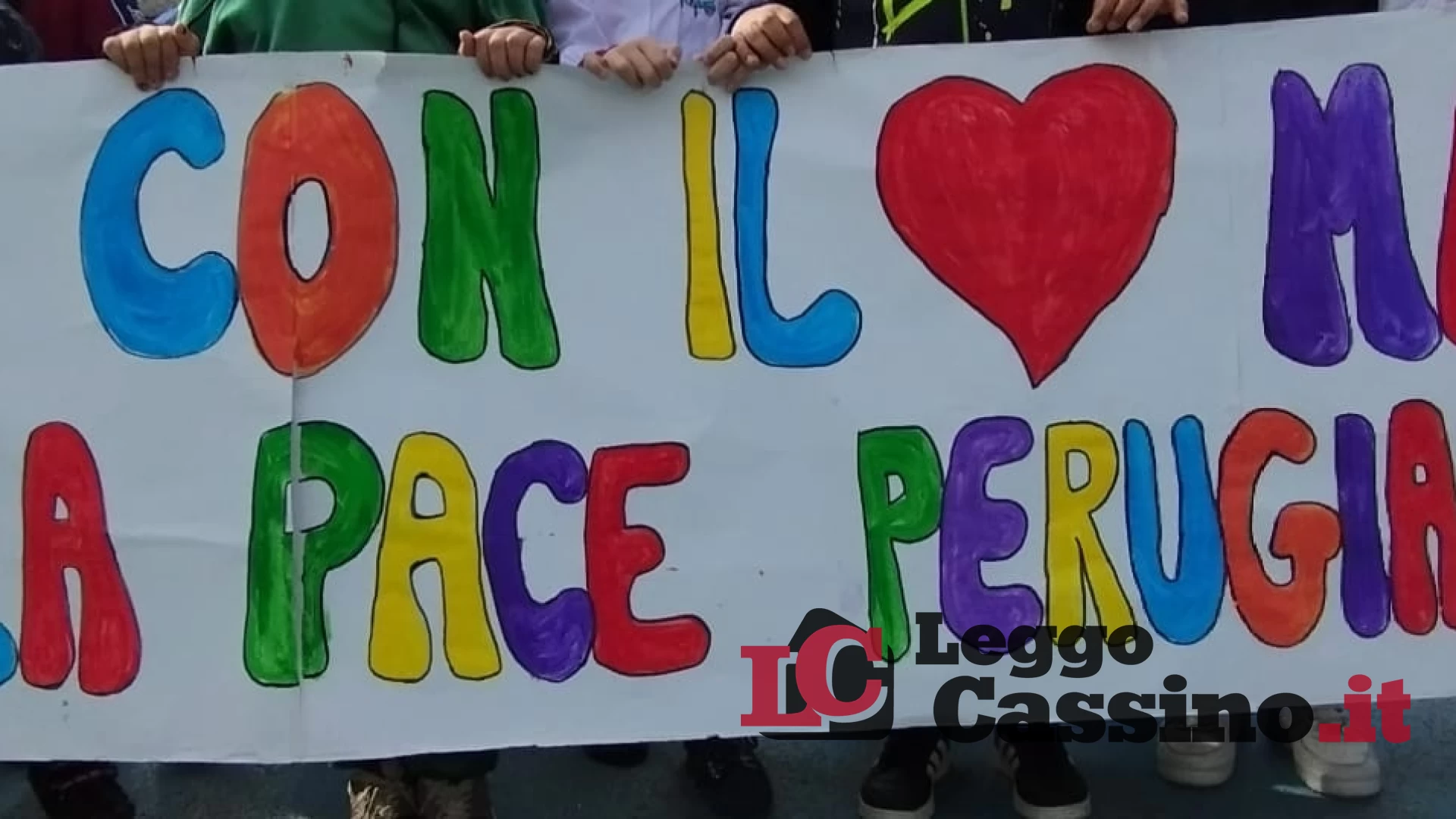 Uniti con il cuore simbolicamente alla marcia della pace Perugia-Assisi