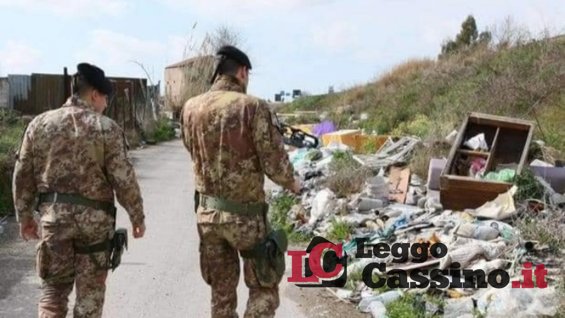 Sos rifiuti abbandonati, gli ambientalisti scrivono alla Meloni: "Serve l'esercito nel Cassinate"
