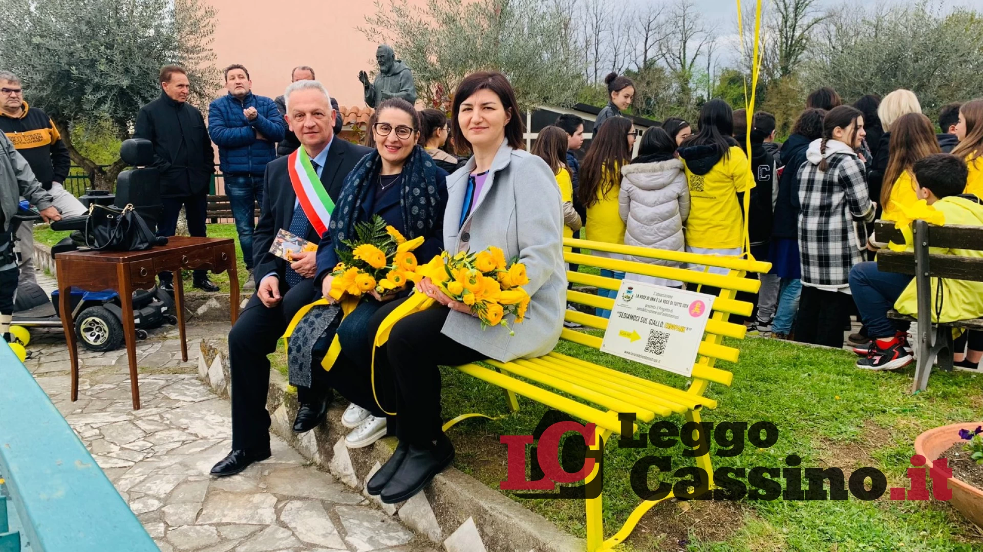 Pignataro Interamna inaugura la panchina gialla promossa dall’Associazione "La voce di una e’ la voce di tutte"