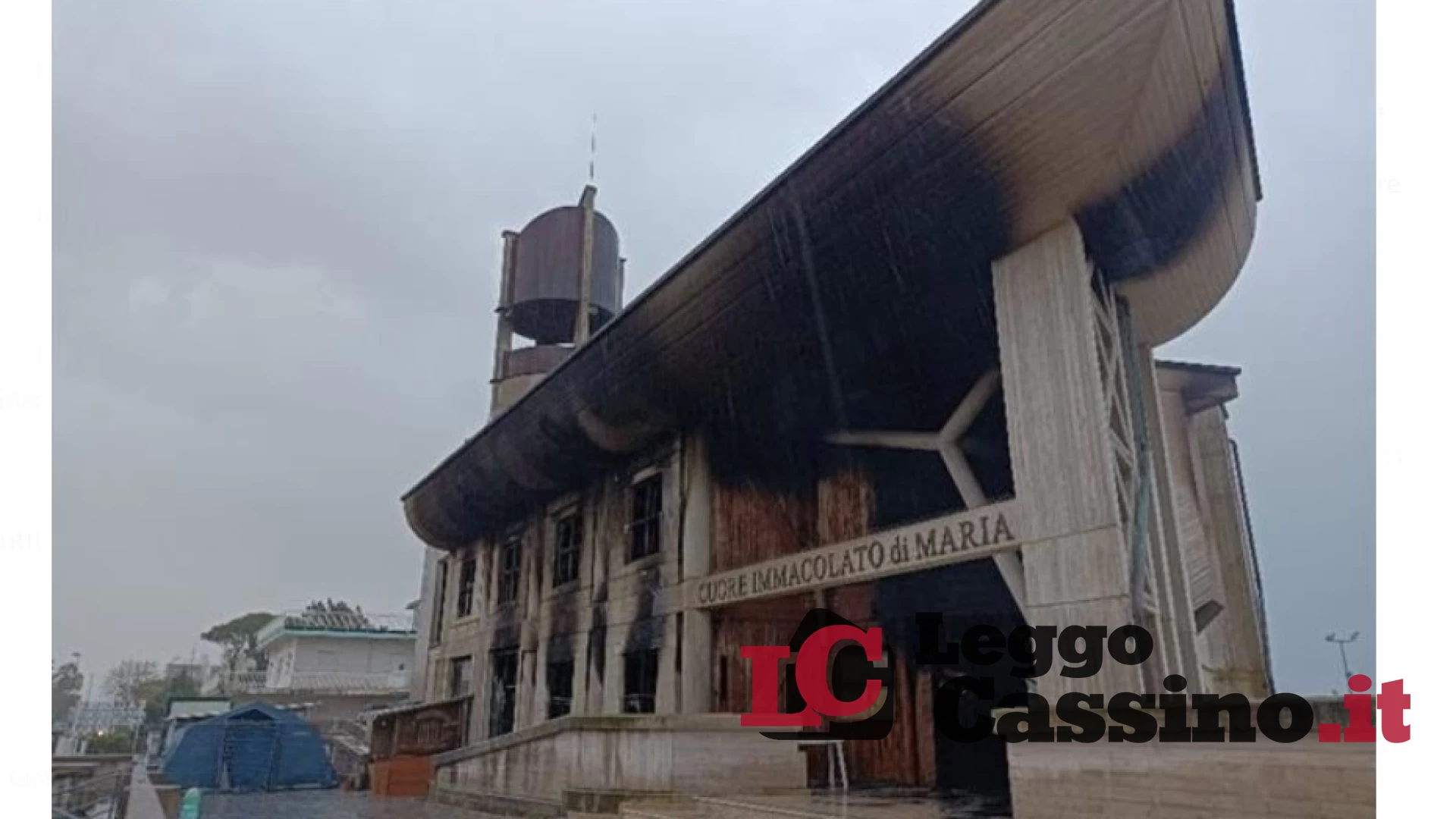 Formia,  un incendio danneggia la chiesa Don Bosco