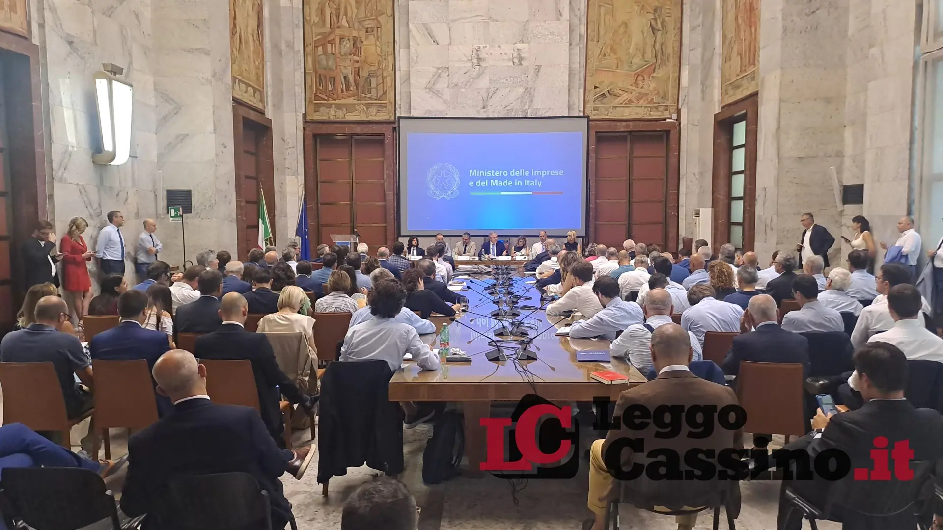 Polvere di Stellantis: l'indotto crolla e l'elettrico non dà la scossa
