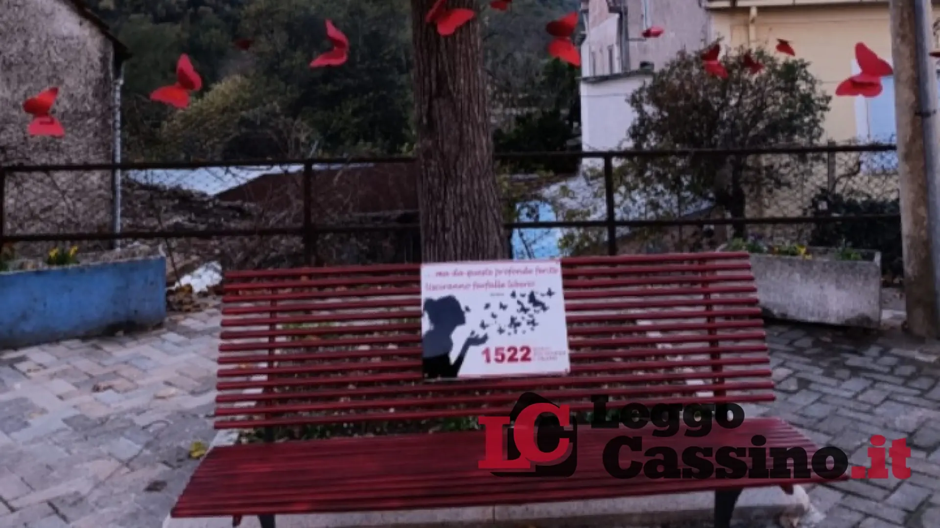 Cassino, 25 novembre: inaugurata anche a Caira una panchina rossa