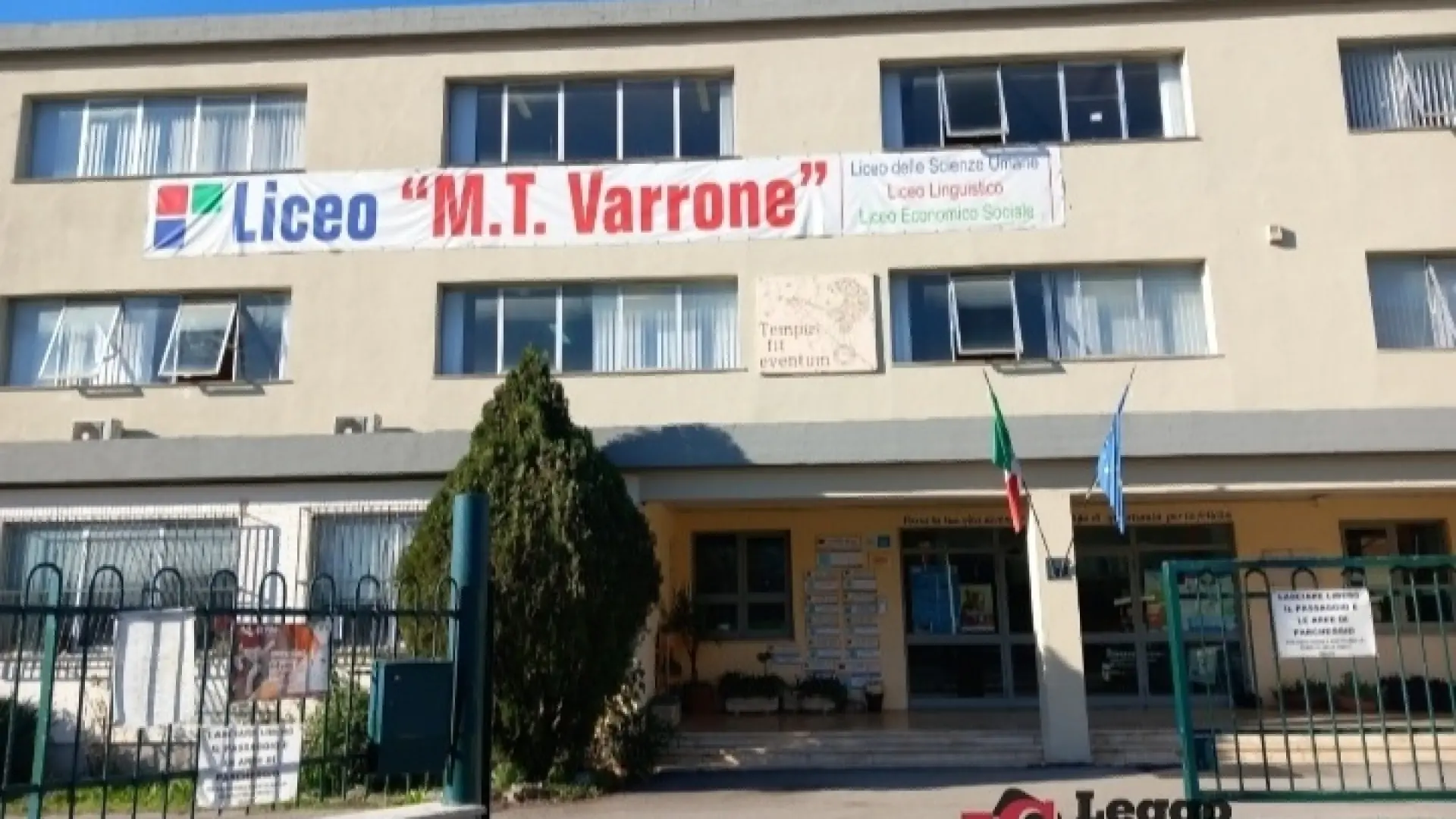Lotta al caro libri al Liceo Varrone di Cassino