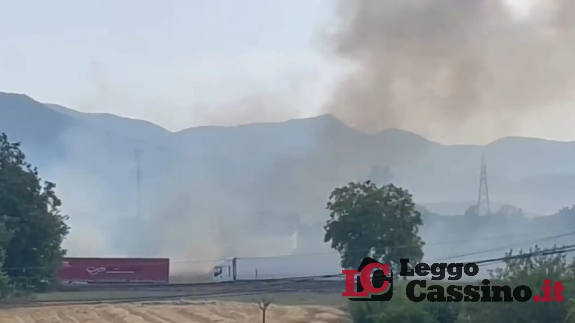 Due incendi in poche ore: disagi su A1 e intervento a Ferentino
