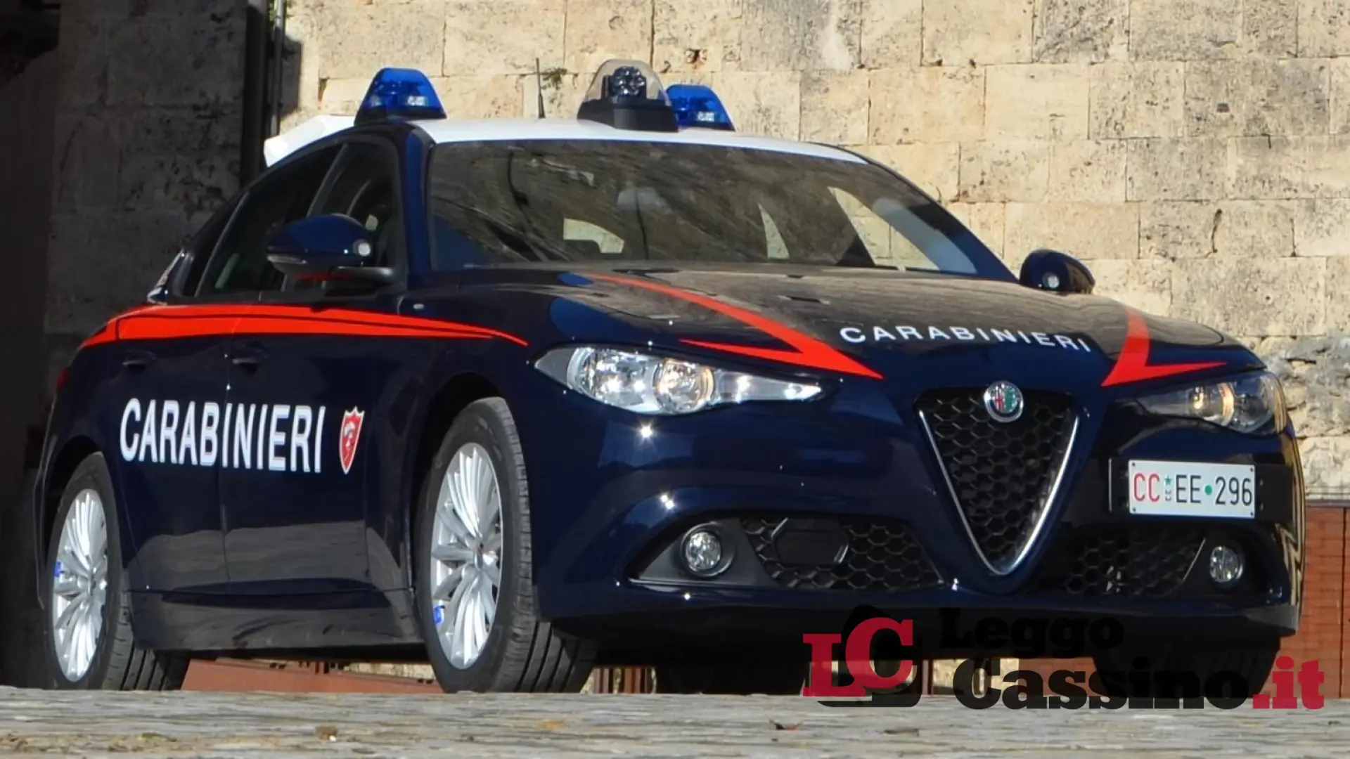 Perseguita e minaccia la sua ex: scatta il braccialetto elettronico