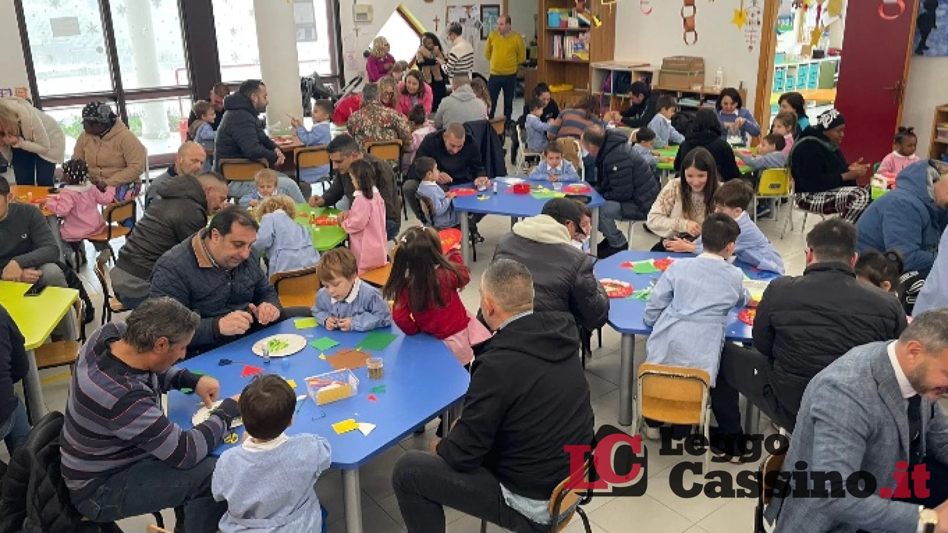 Magia di Natale a Sant’Elia: i papà tornano tra i banchi per un laboratorio speciale