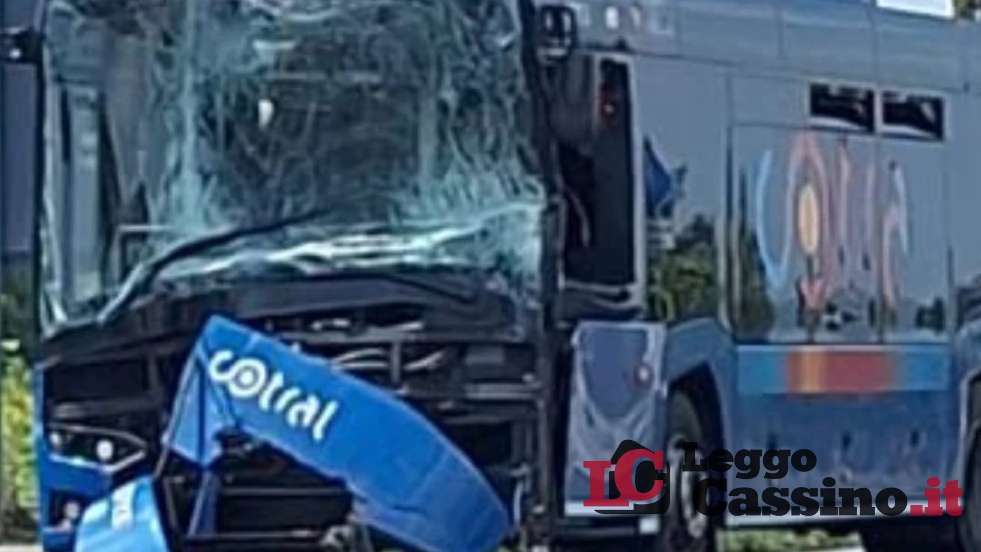 Scontro tra due autobus sulla Casilina: sette feriti e un paziente in codice rosso