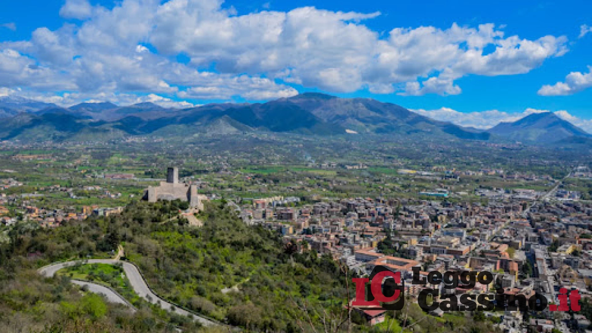 Cassino, dimentica le bollette e aspetta il gas sotto il sole: malore per un'anziana