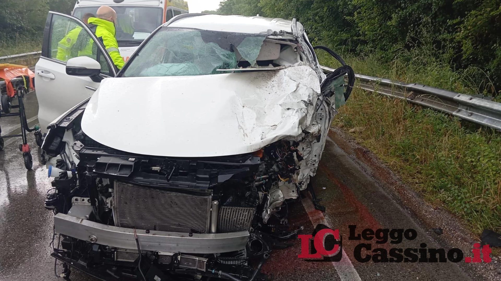 Inferno sulla Cassino-Sora: scontro frontale tra auto e tir, un ferito in eliambulanza a Roma