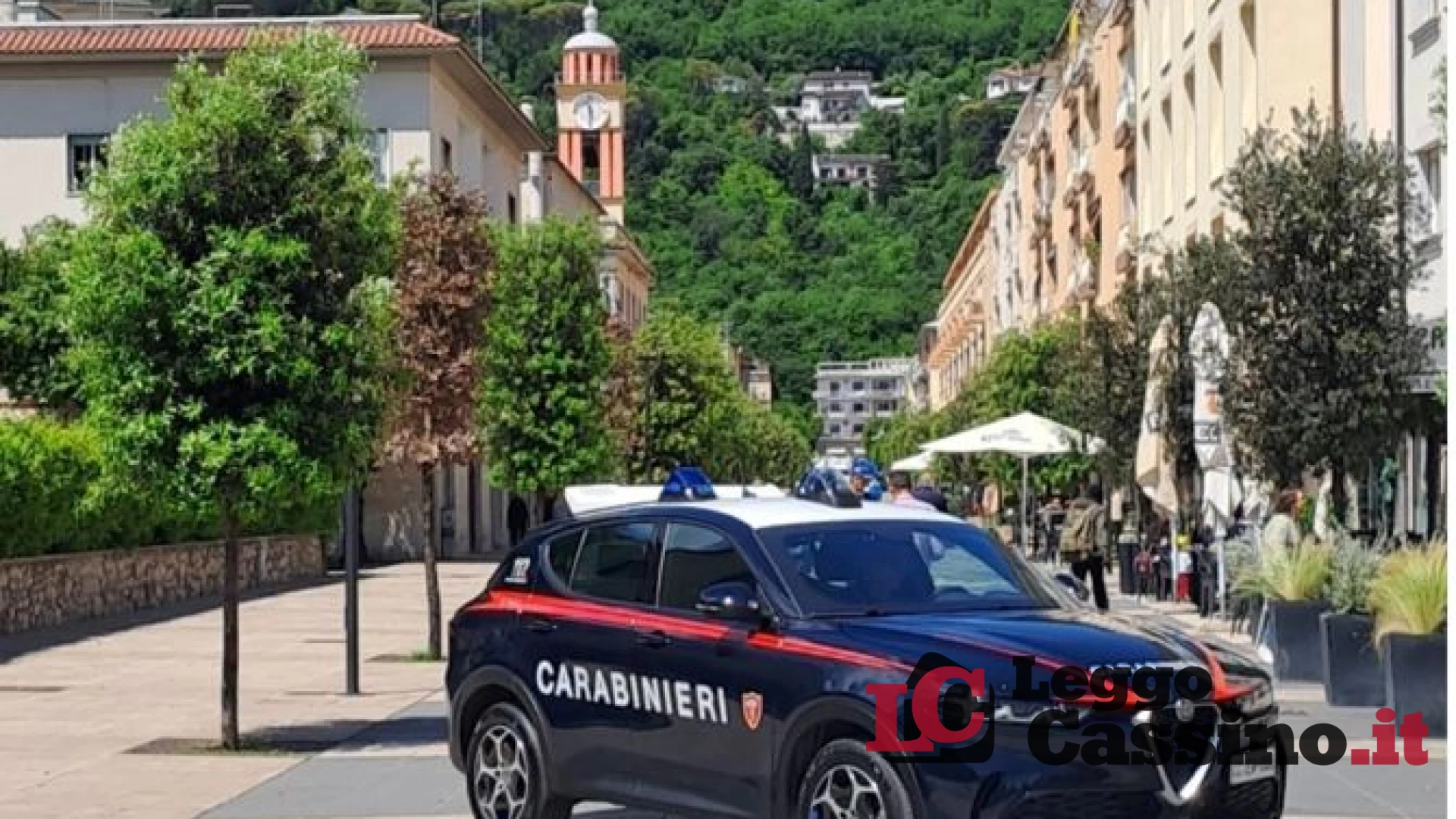 Cassino, rissa in pieno centro: una decina di giovani si affrontano a pugni in piazza Diamare