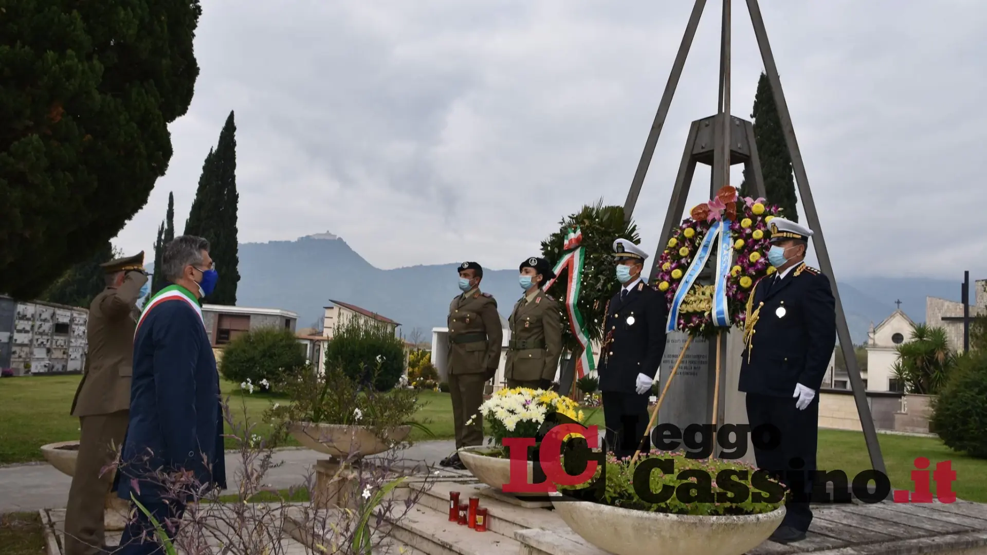 Il 2 novembre ai tempi  del Covid. Salera visita tutti i cimiteri e le tombe degli ex sindaci