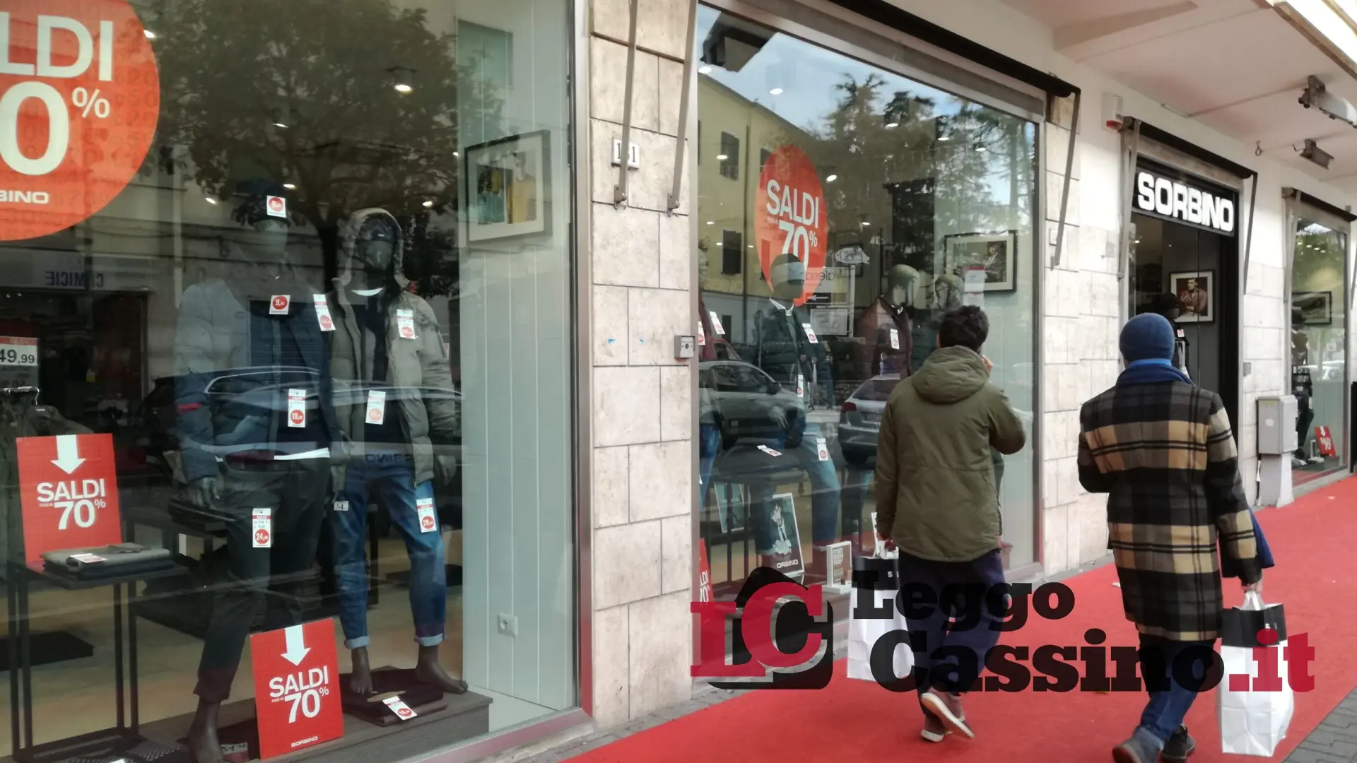 Da domani possono partire le vendite promozionali nei negozi