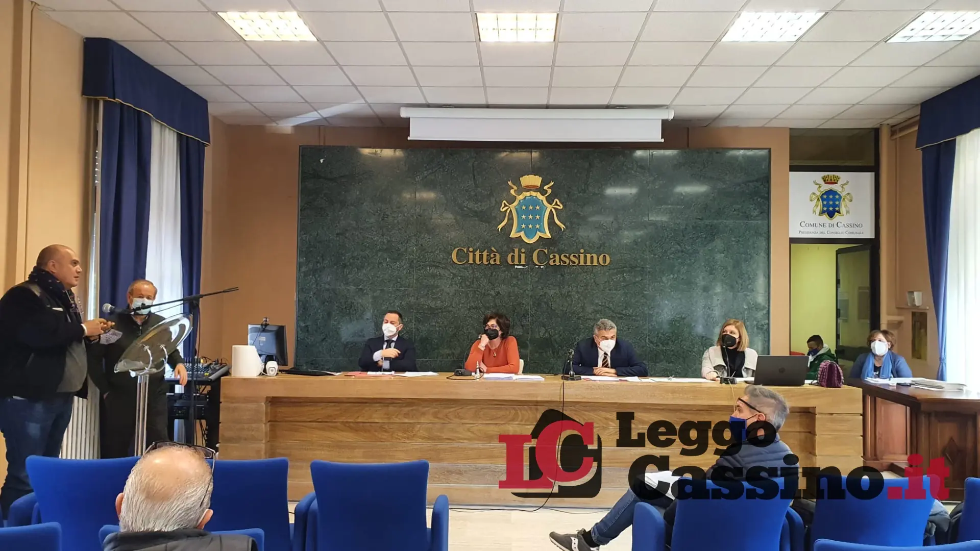 "Feccia della politica? O il sindaco presenta formale denuncia o chiederemo a Salera il risarcimento del danno morale"