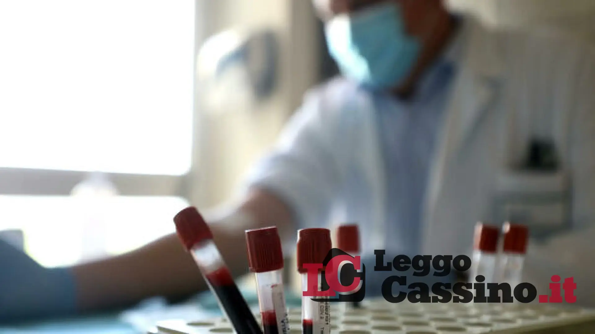 Covid, aumentano i tamponi e calano i casi. Leggera tregua nel Lazio