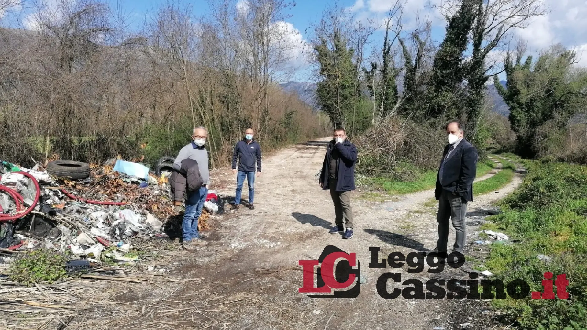 Rifiuti abbandonati lungo il Rapido, al via la messa in sicurezza