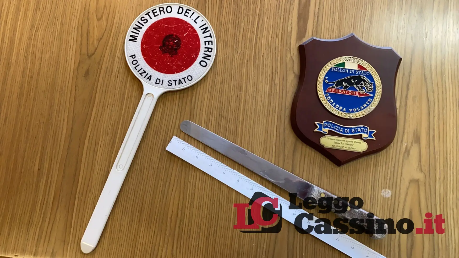 Ferisce la mamma con un coltello, lei la denuncia