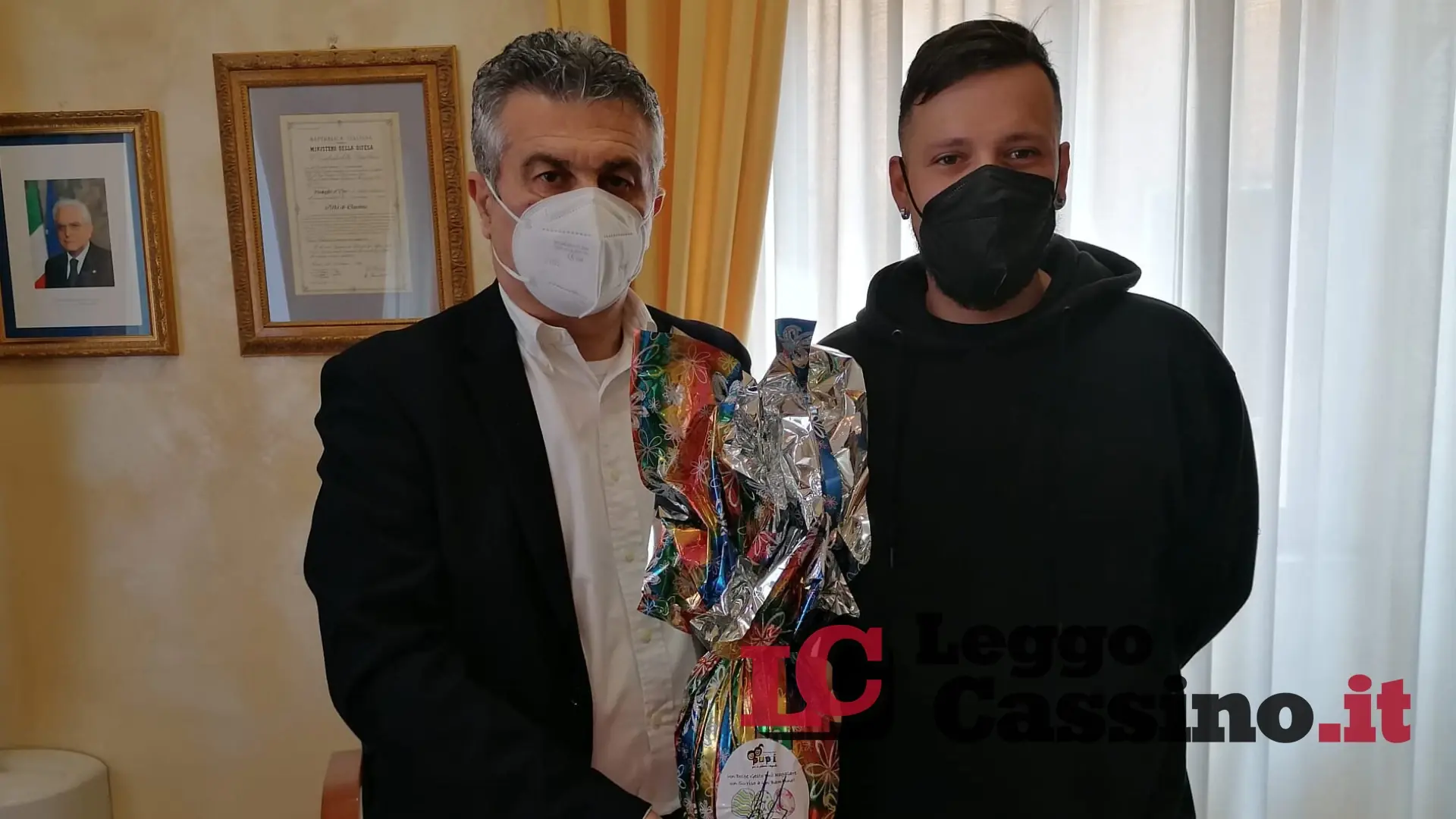 La Pasqua solidale di "Su Di Tono". Dono speciale al sindaco di Cassino