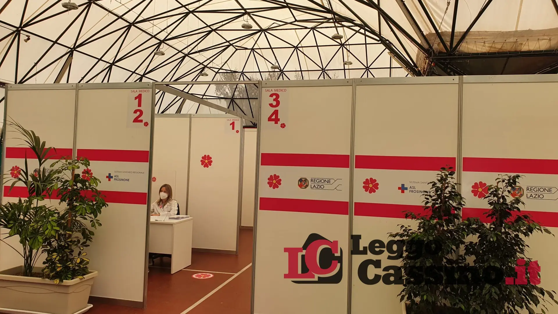 Astrazeneca, verso lo stop ai giovani. Nel Lazio si prosegue