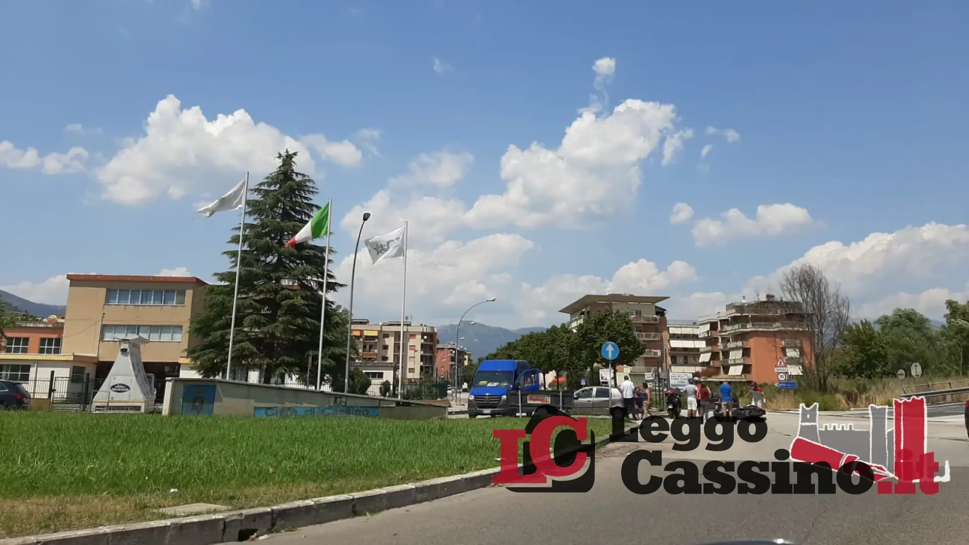 Cassino, incidente tra auto e scooter. Due feriti