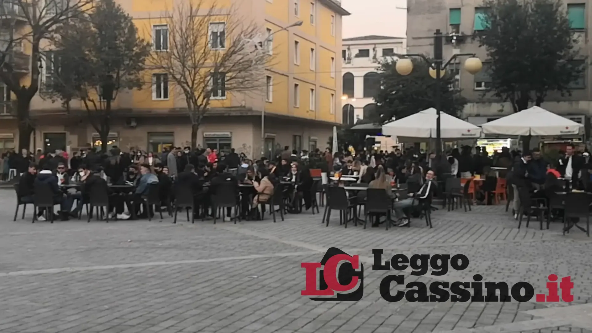 Covid, a Cassino tamponi ai giovani durante la movida notturna