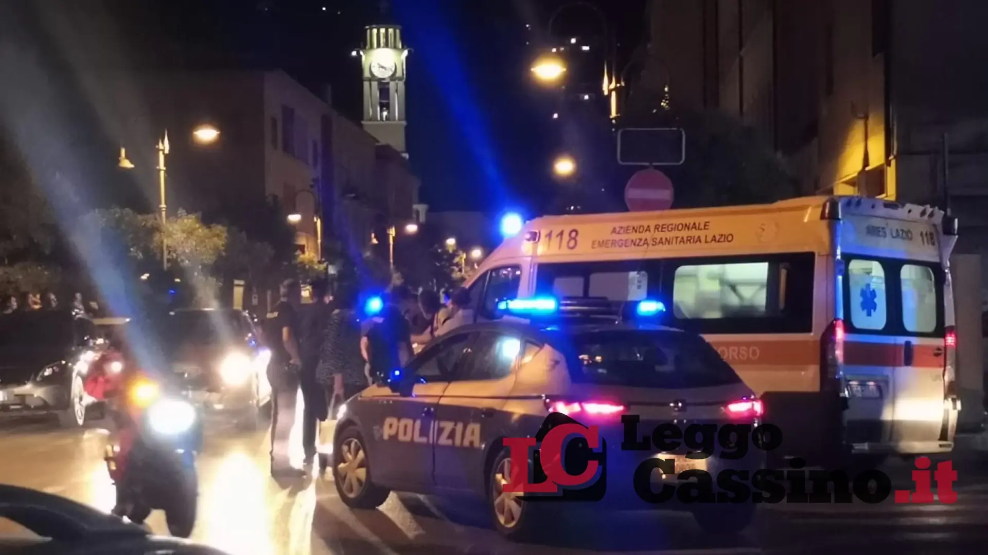 Due ragazze investite, paura in pieno centro