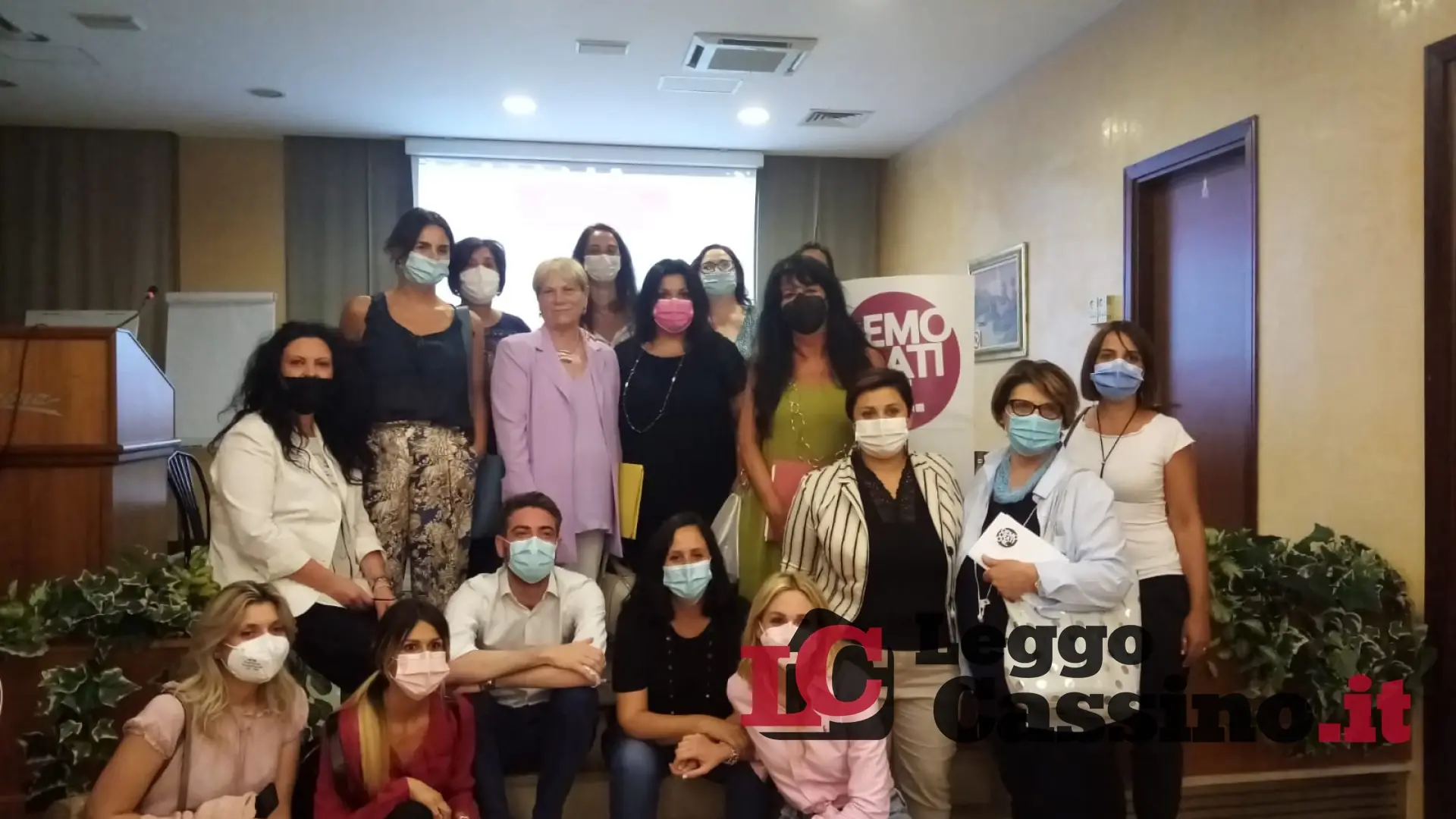 "Creare subito corridoi umanitari internazionali per mettere in salvo le donne afghane"