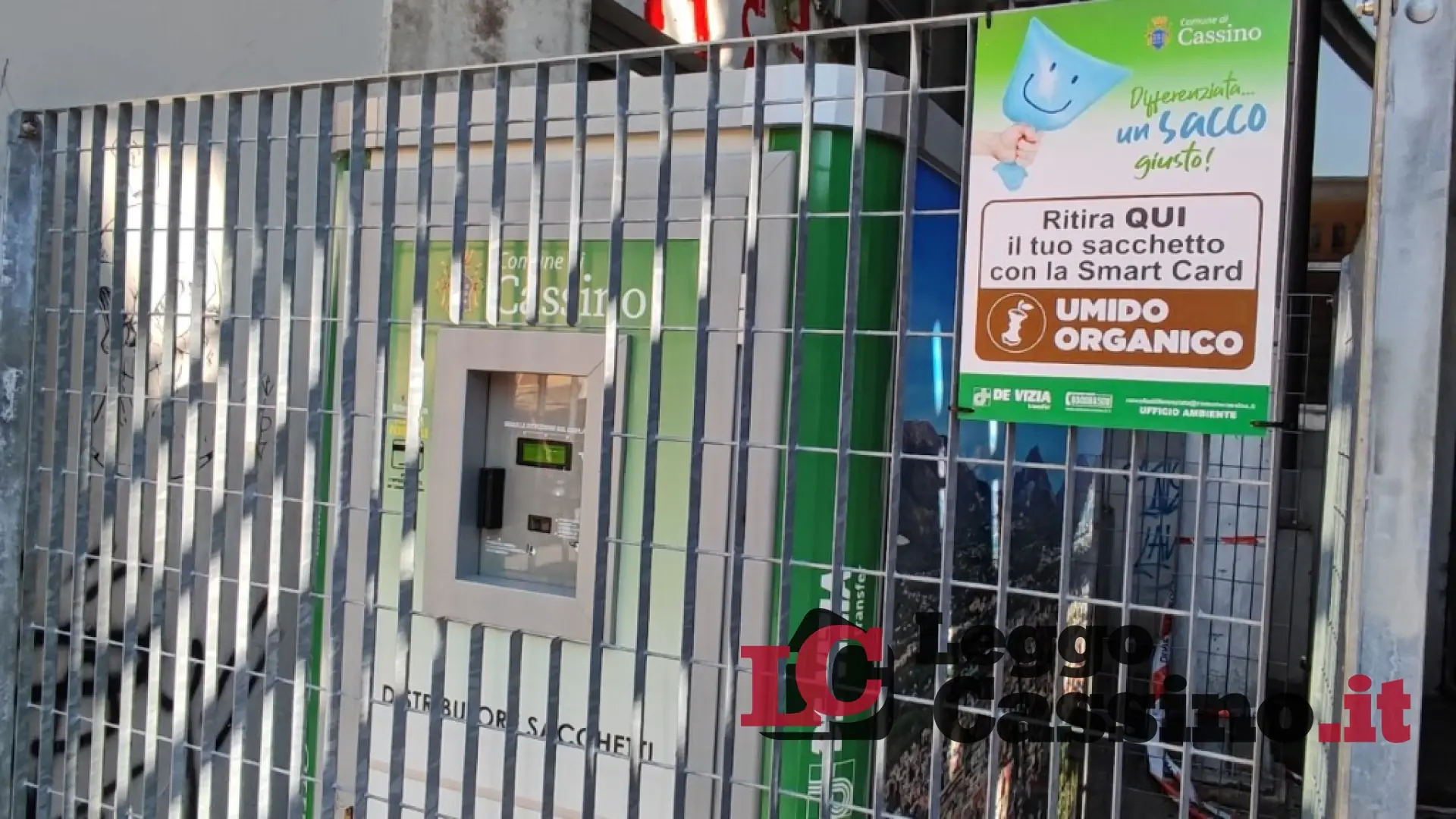 Cassino, ecco il distributore per le buste dell'umido