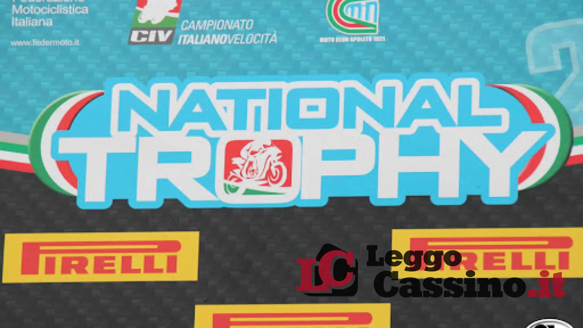 Motori rombanti per il National Trophy 600