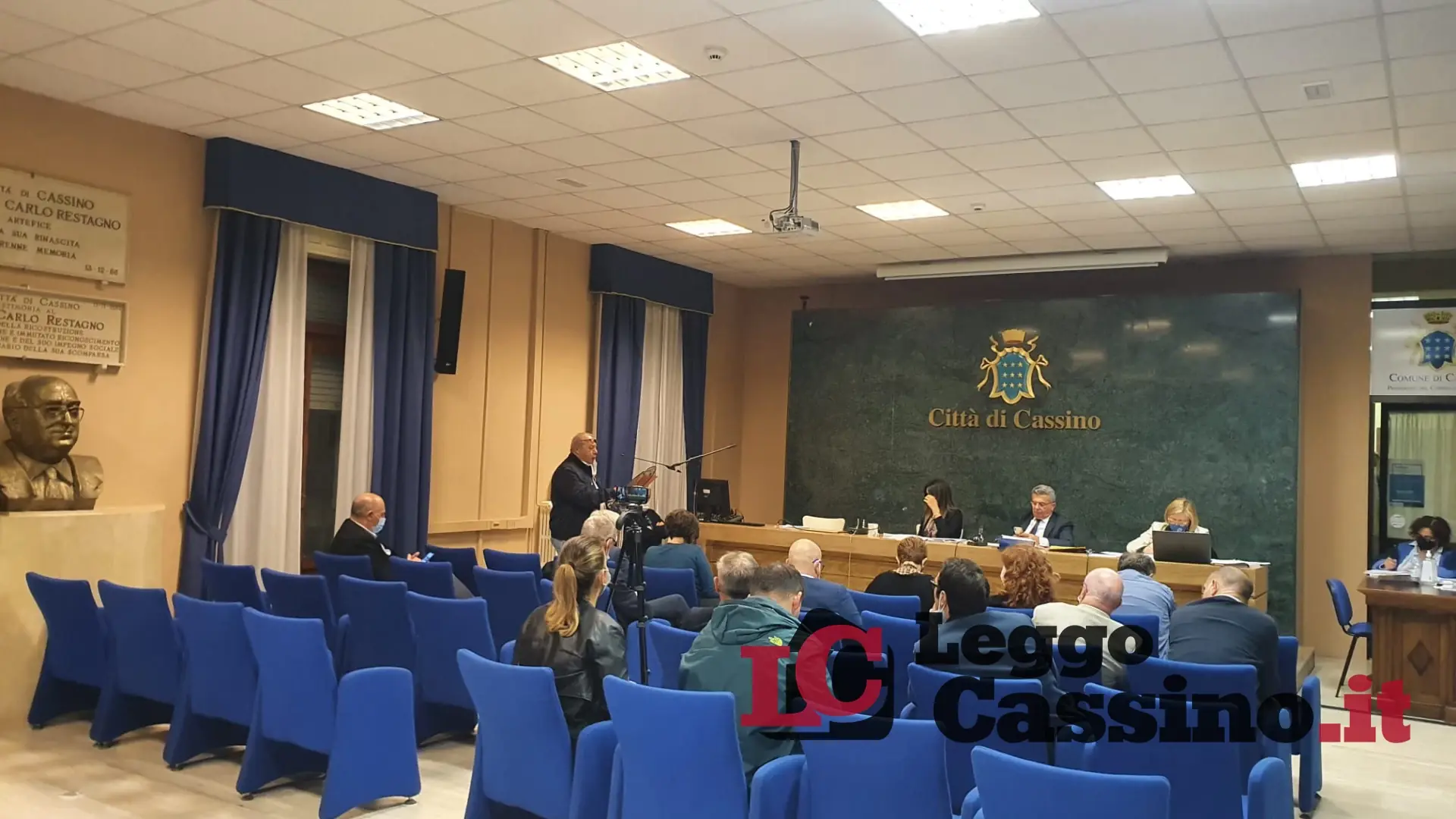 I consiglieri si stancano di stare in Consiglio. E Venturi firma le dimissioni