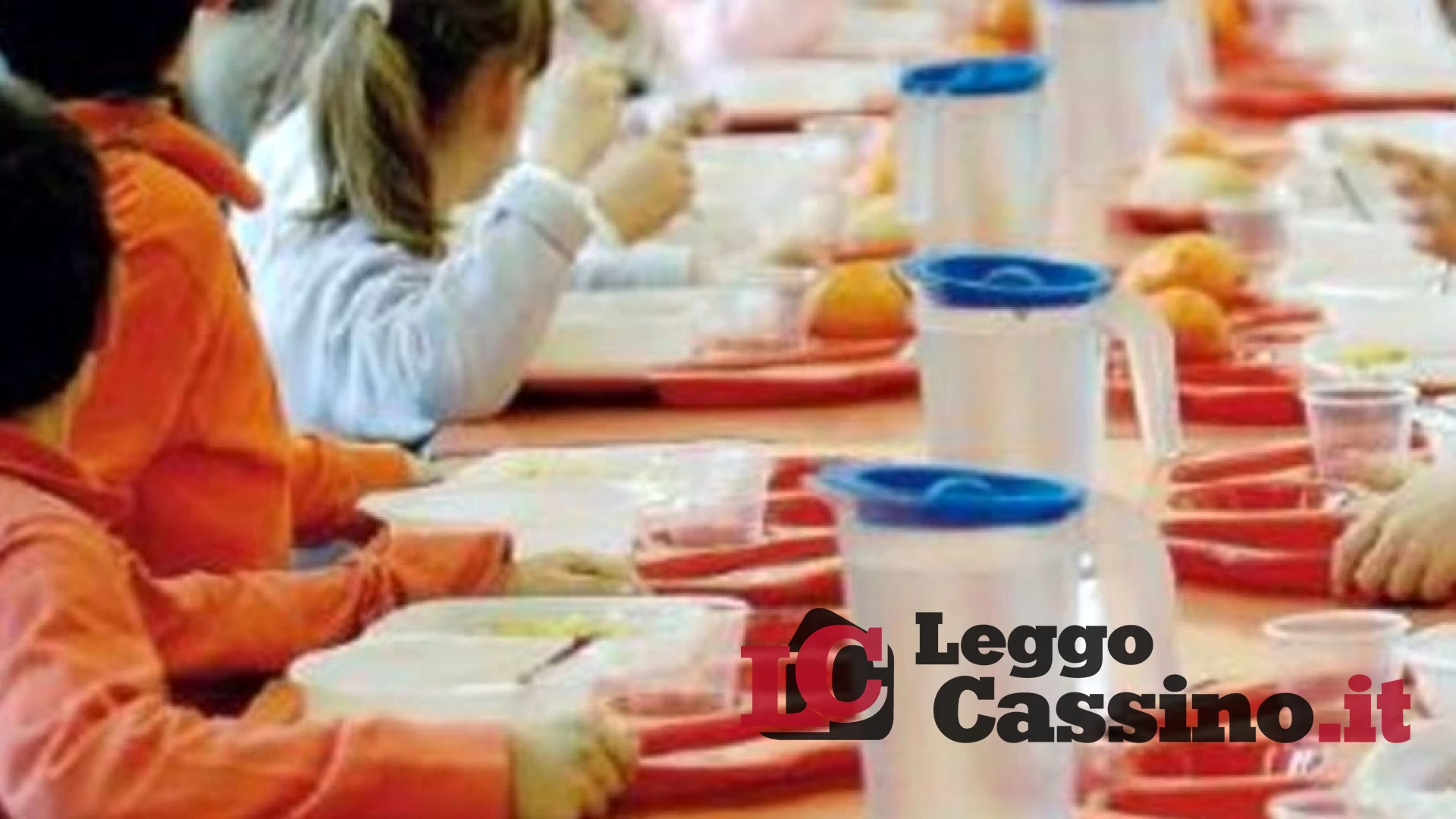 Gli alunni si sentono male dopo aver mangiato a mensa