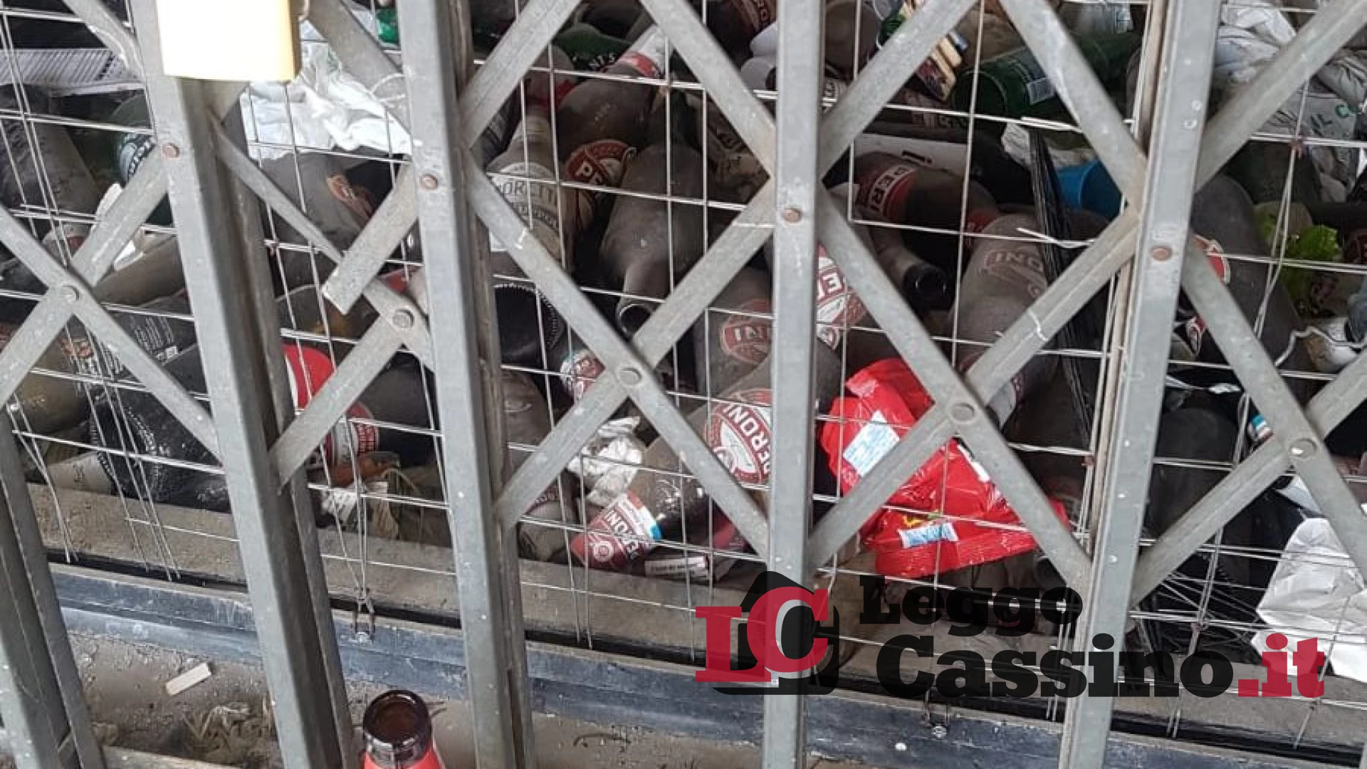 Una discarica in bella vista nel quartiere Colosseo, l'ira di Terranova