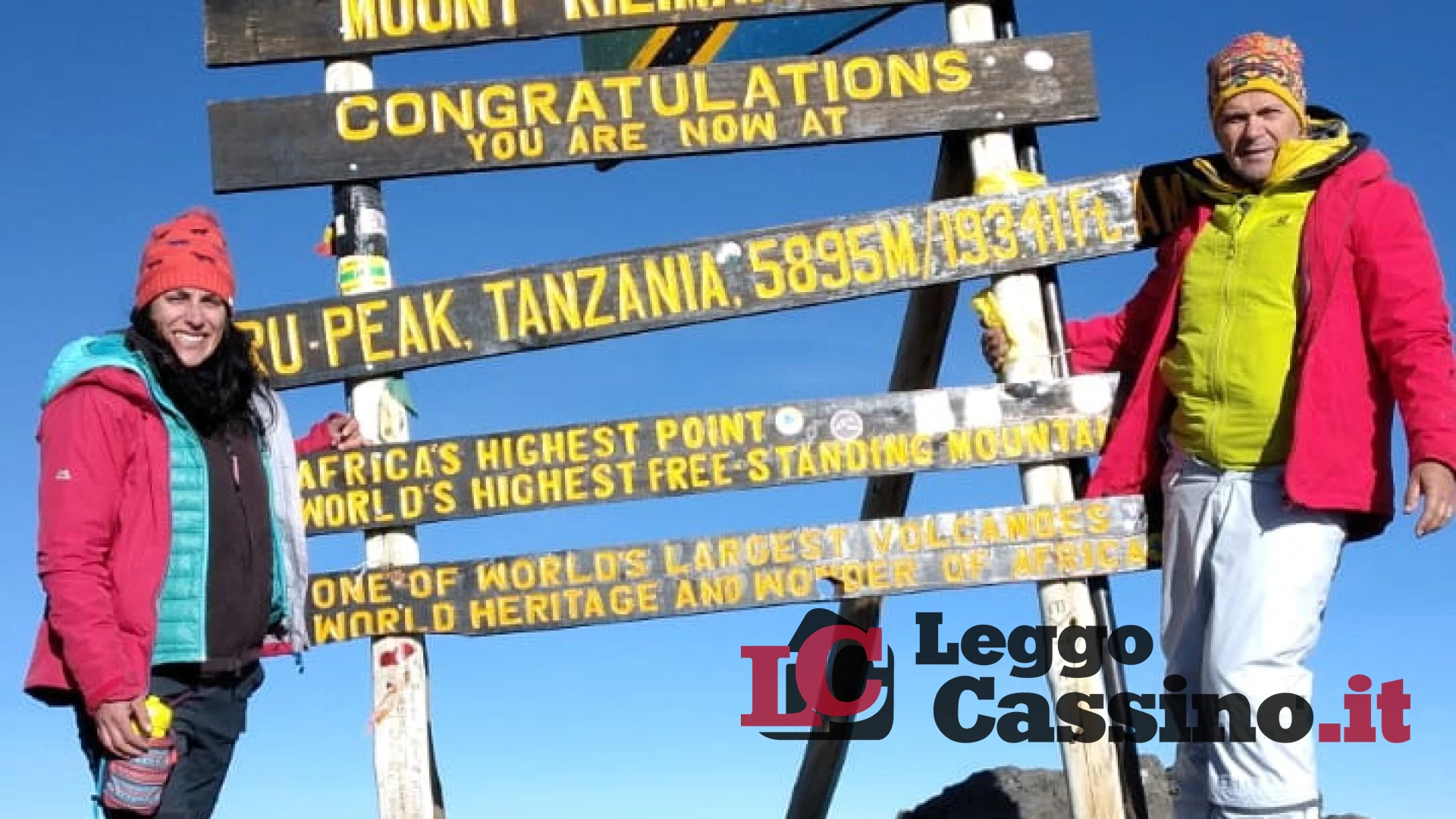 Due cassinati a piedi sul Kilimangiaro