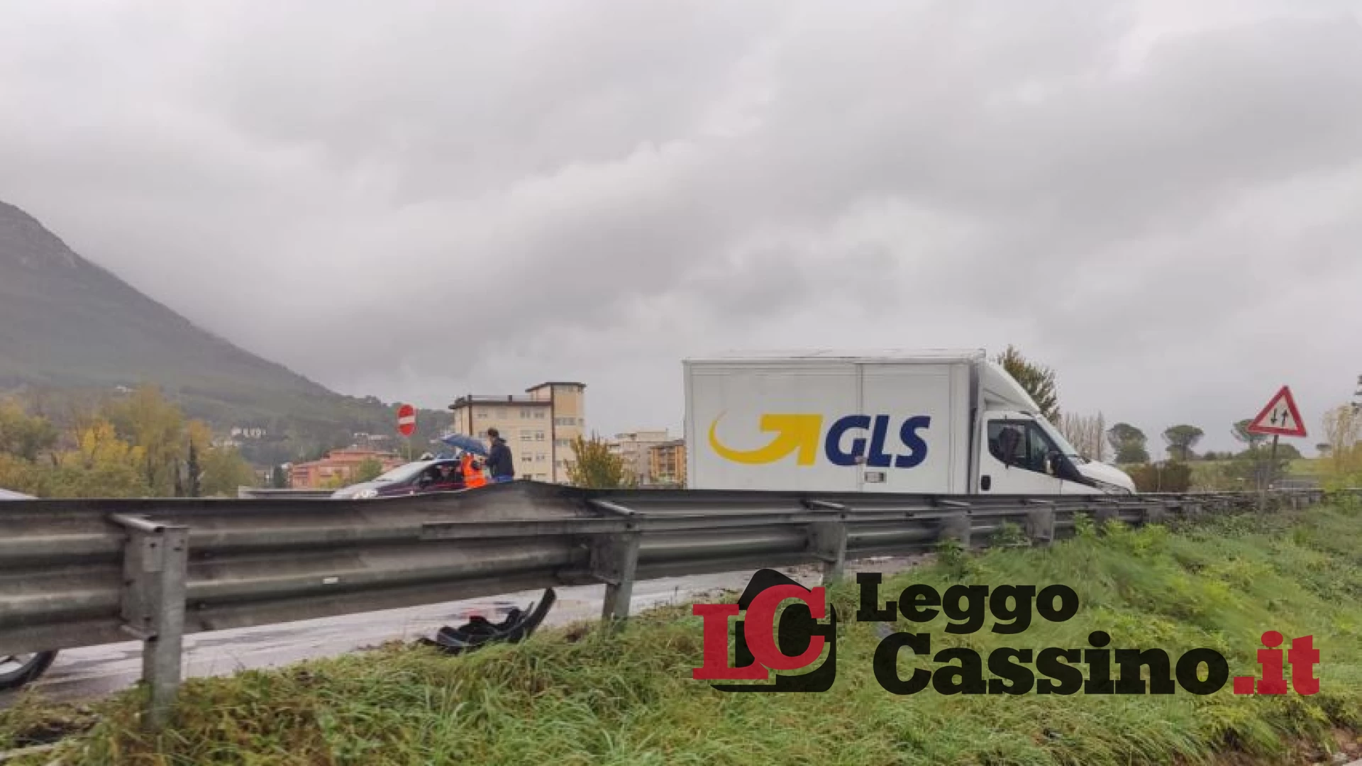 Fiumi in piena, incidenti e crolli: giornata nera per il maltempo