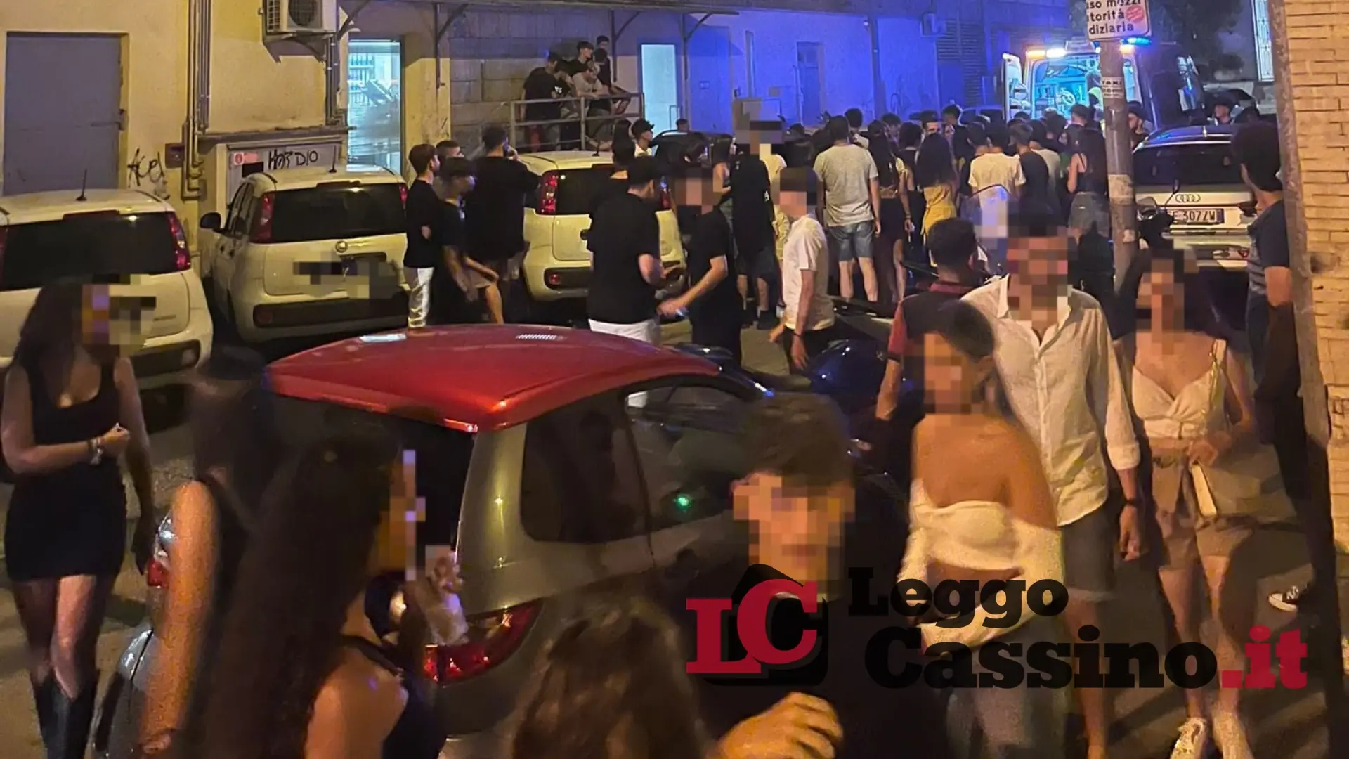 Scarsa prevenzione e zero controlli: durante la movida regna l'anarchia