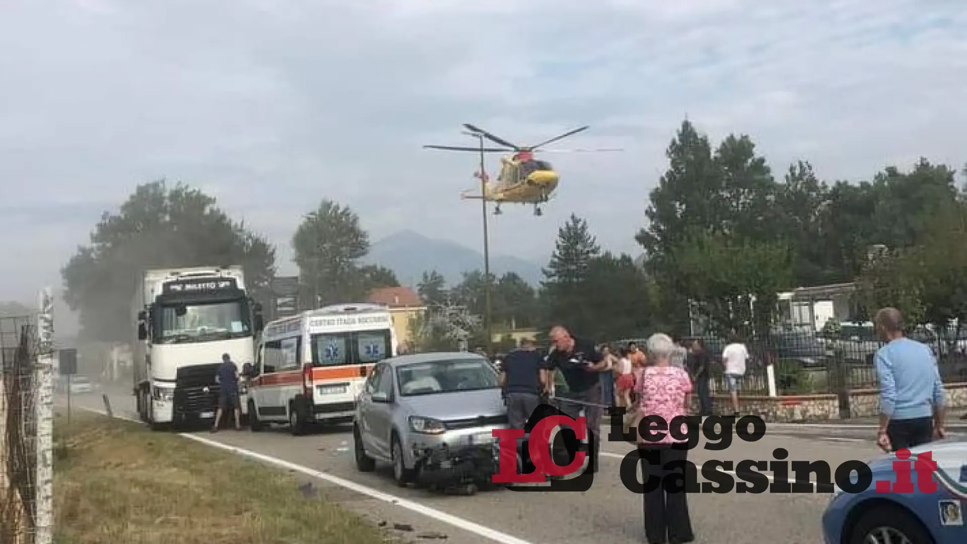 Schianto con lo scooter sulla Casilina, ferito gravemente un ragazzo