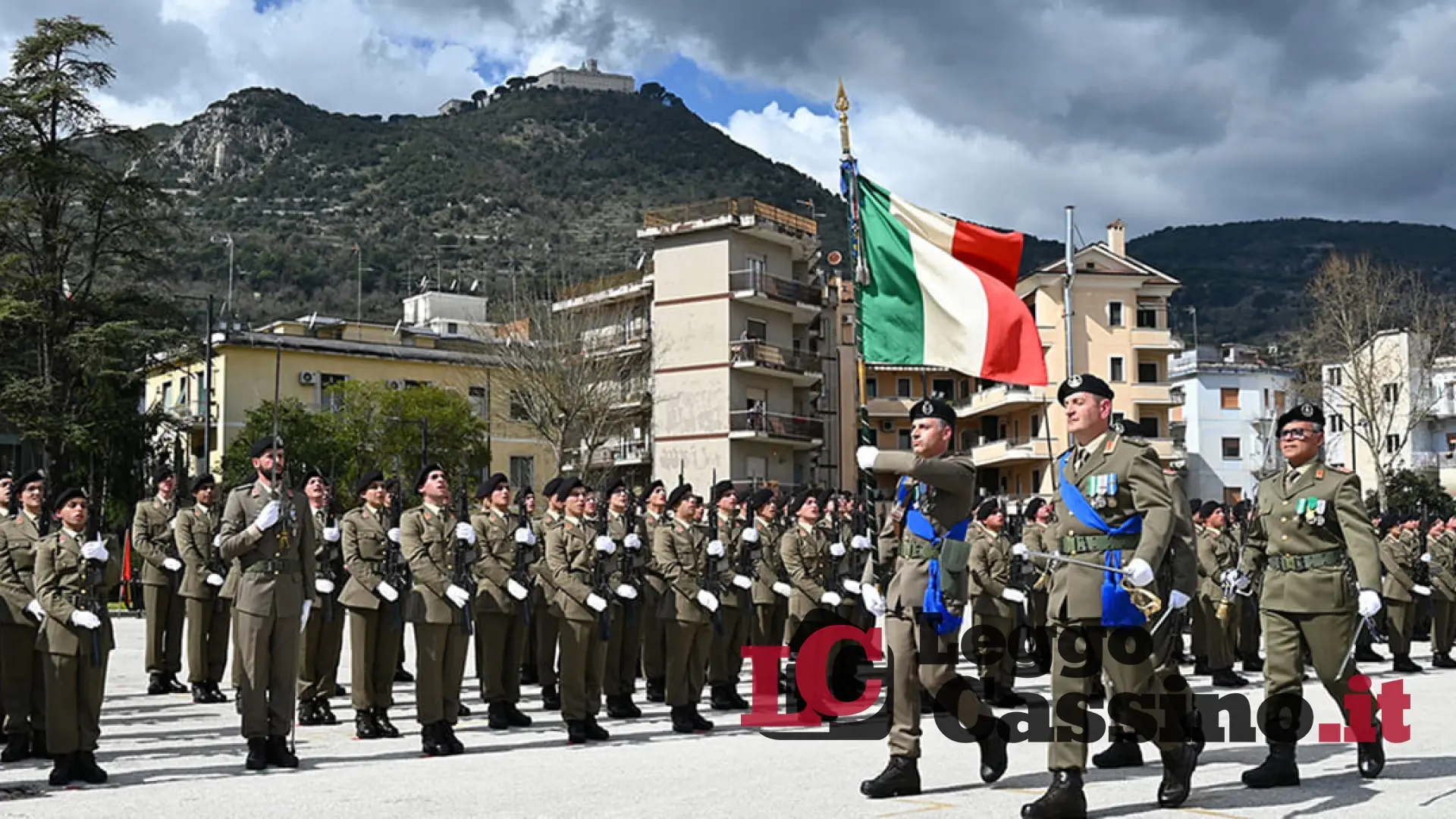 "La caserma militare di Cassino non chiude. Anzi, rilancia!"