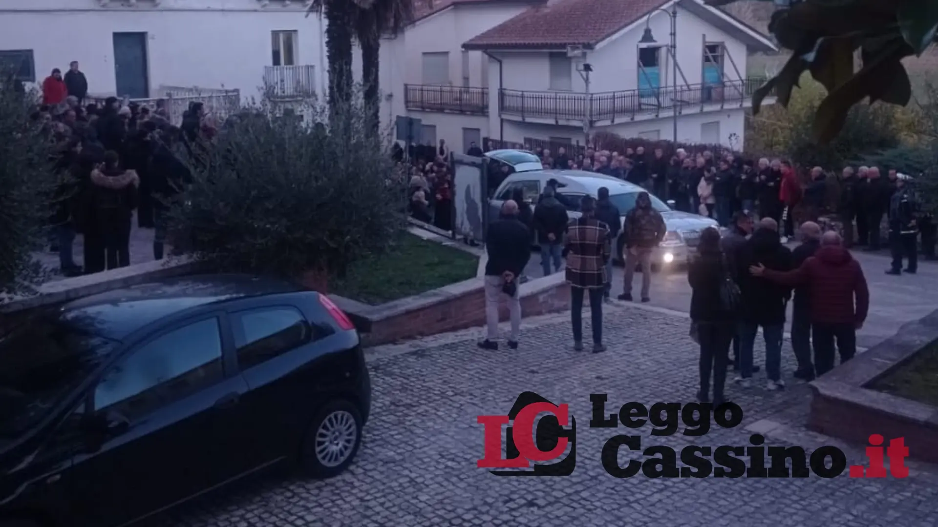 Perde la casa all'asta e si toglie la vita, l'ultimo saluto a Donato